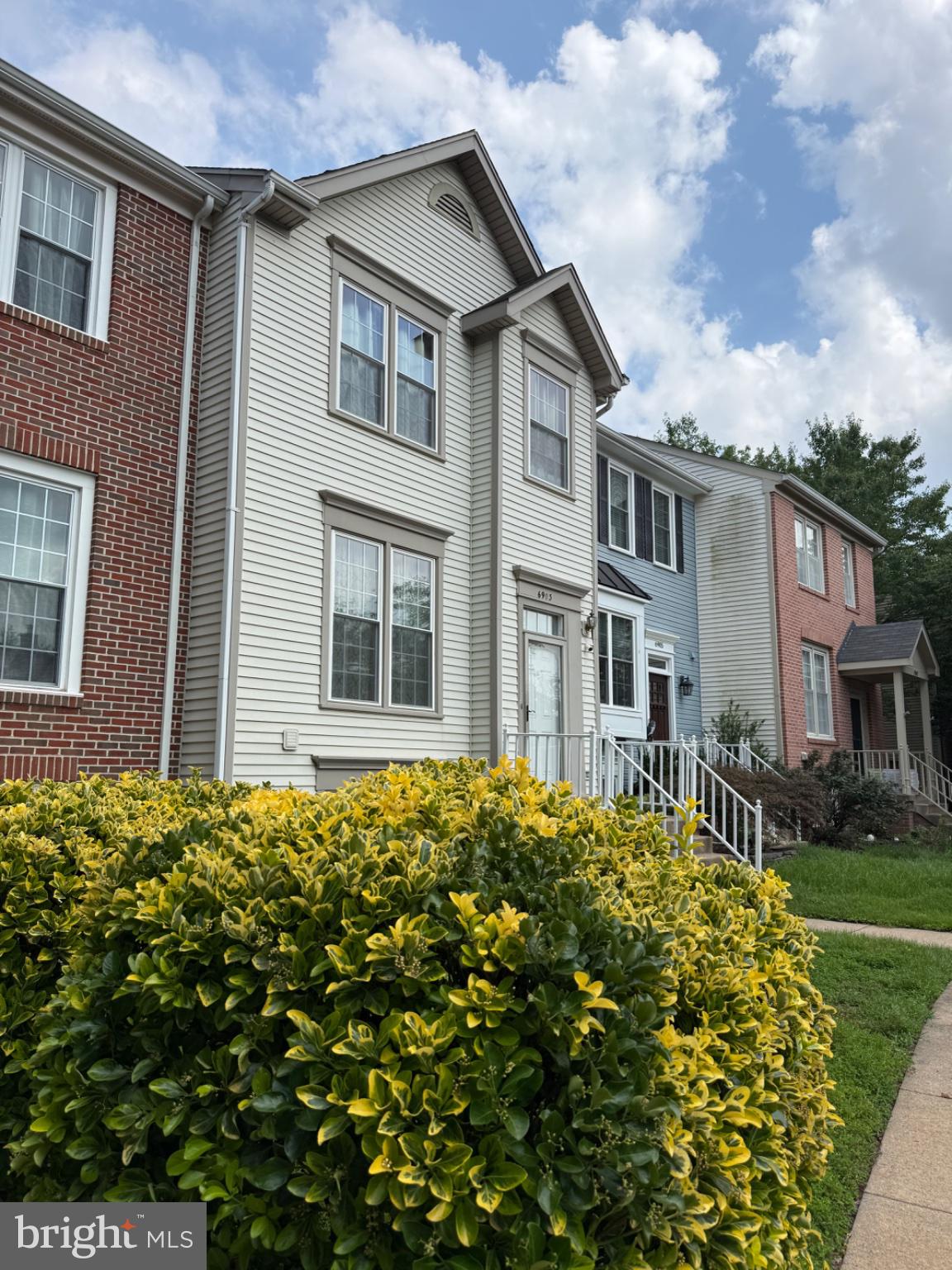 COMPTON VALLEY ESTATES - Residential