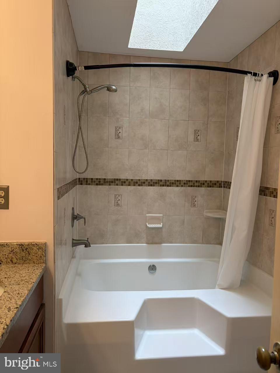 COMPTON VALLEY ESTATES - Residential