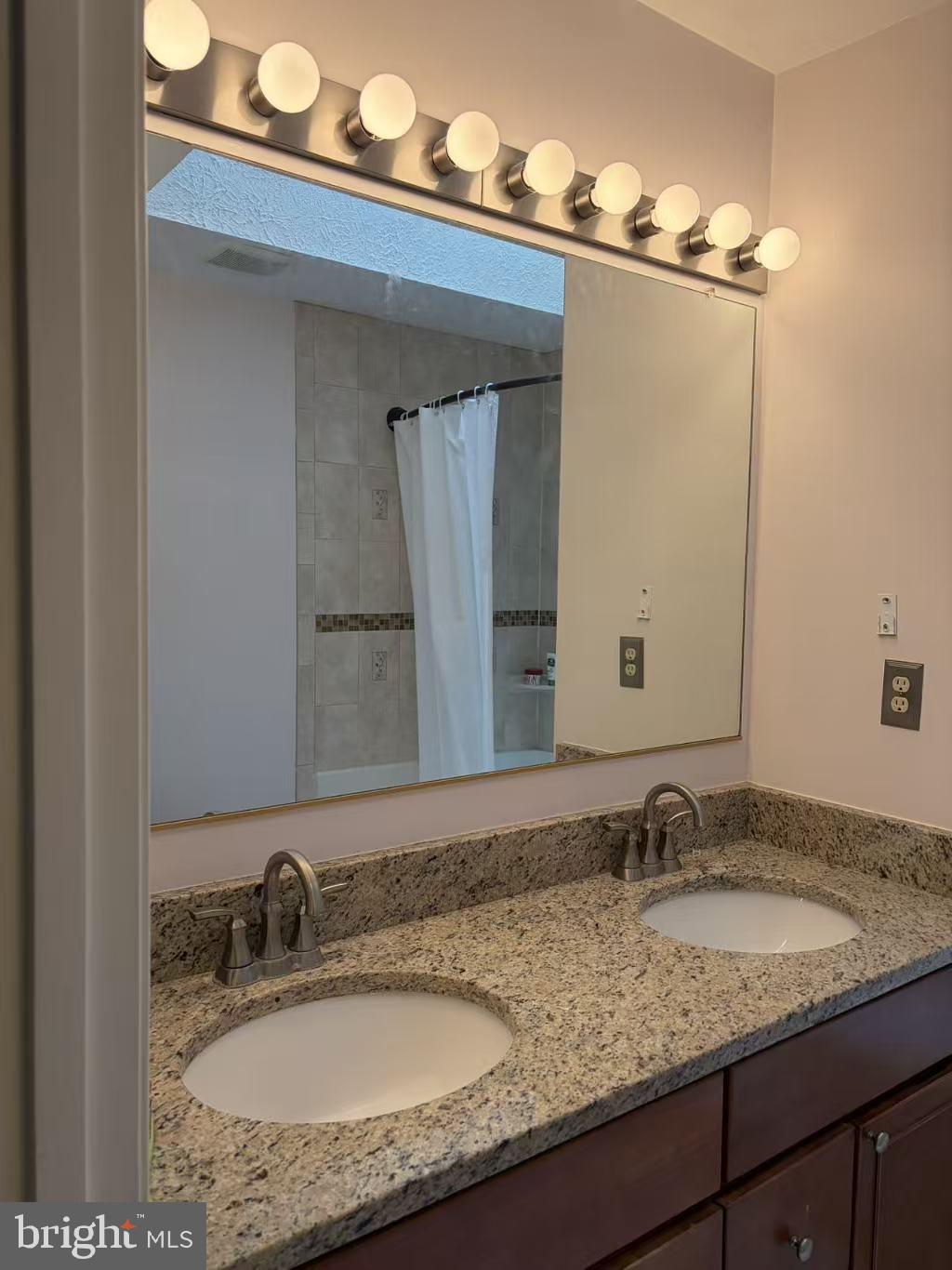 COMPTON VALLEY ESTATES - Residential