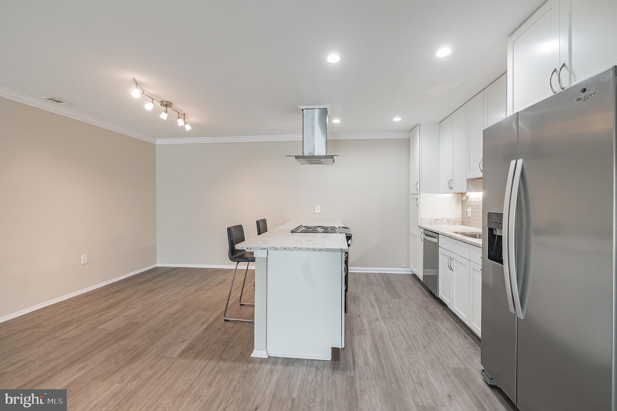 ROSSMOOR MUTUAL #11 - Residential