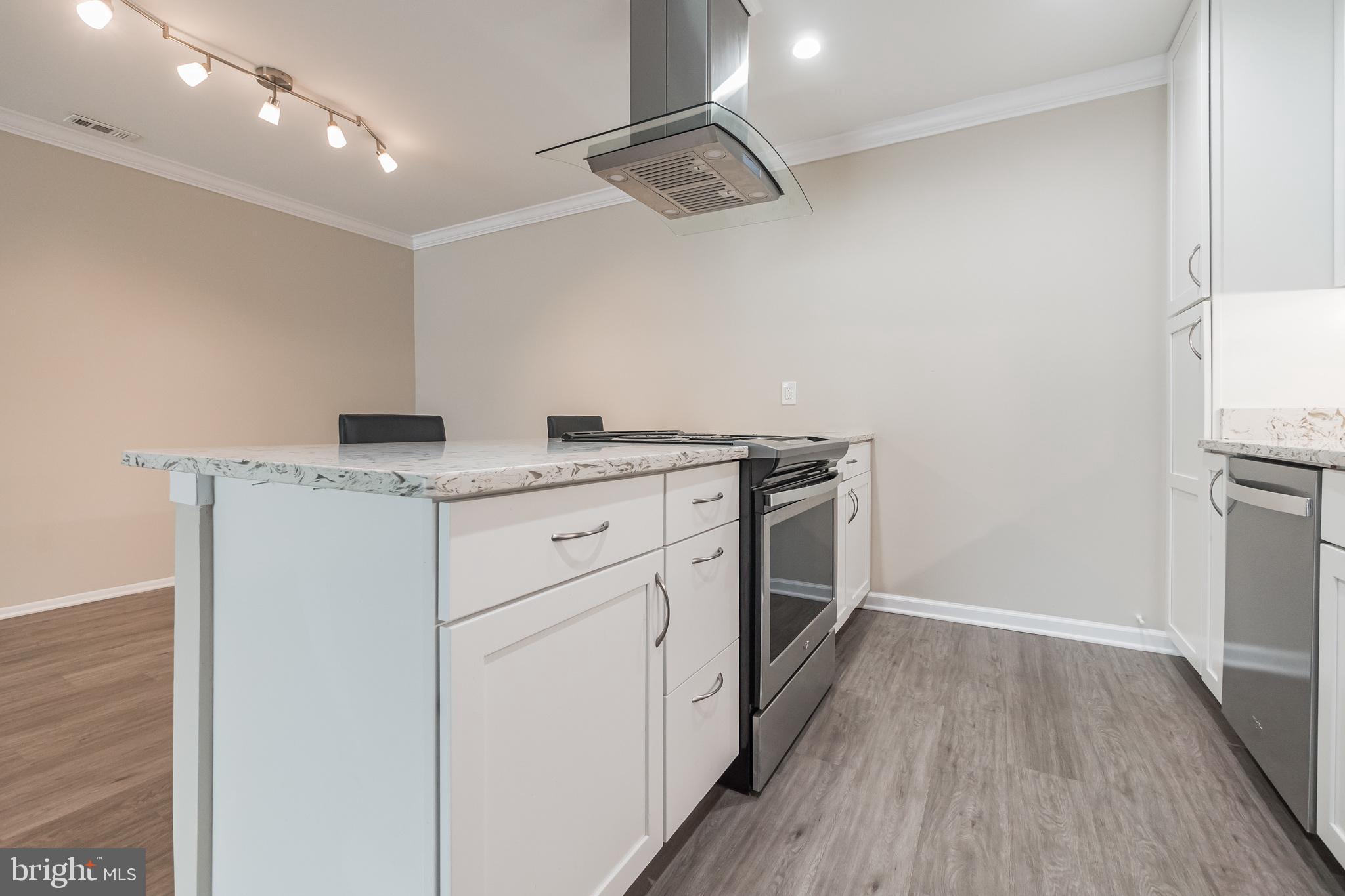ROSSMOOR MUTUAL #11 - Residential