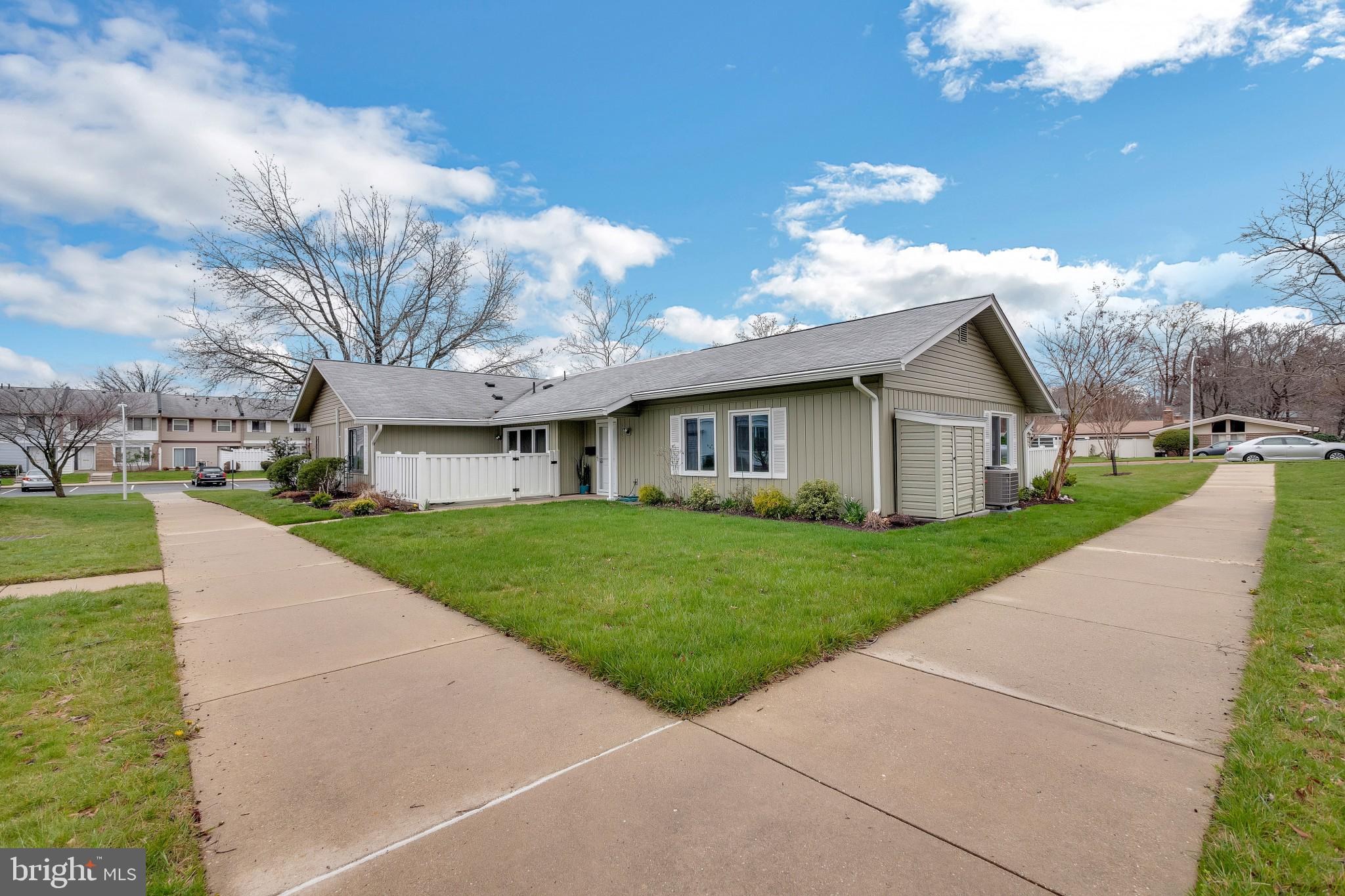 ROSSMOOR MUTUAL #11 - Residential
