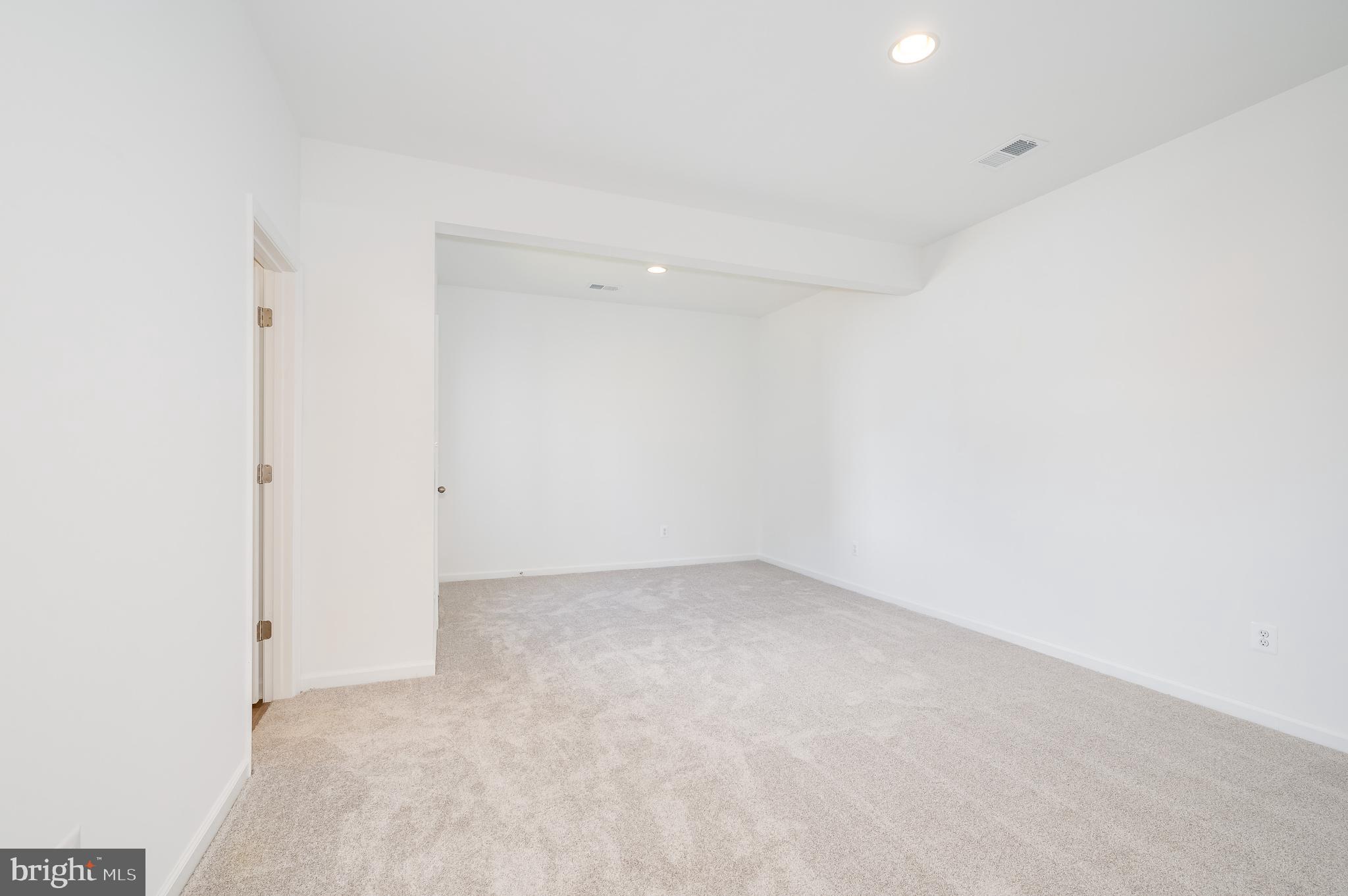 MARTINSBURG STATION - Residential Lease