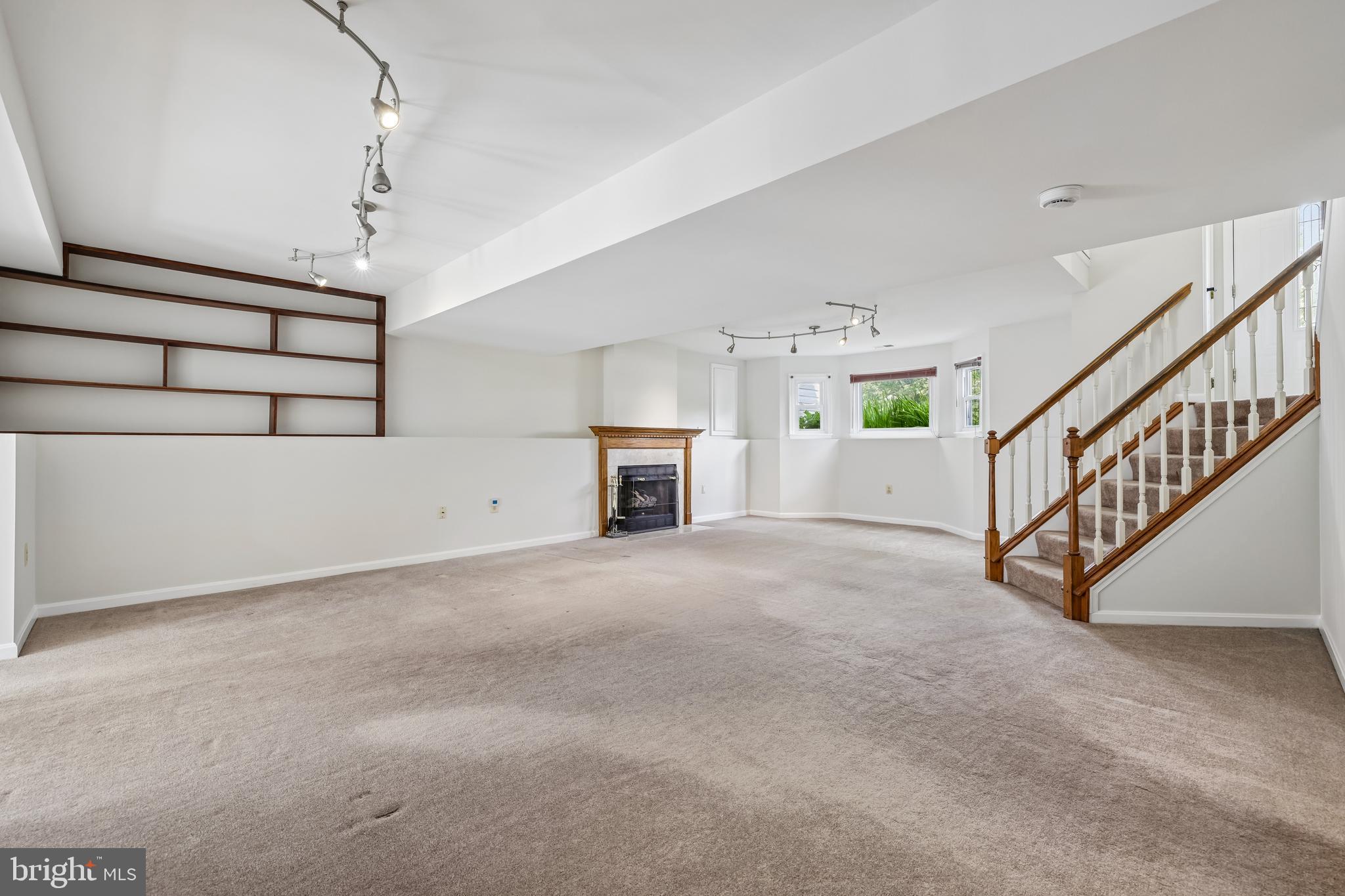 BLUE RIDGE MANOR - Residential