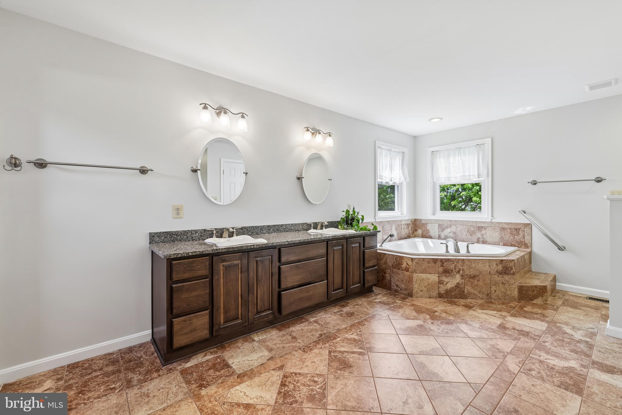 BLUE RIDGE MANOR - Residential