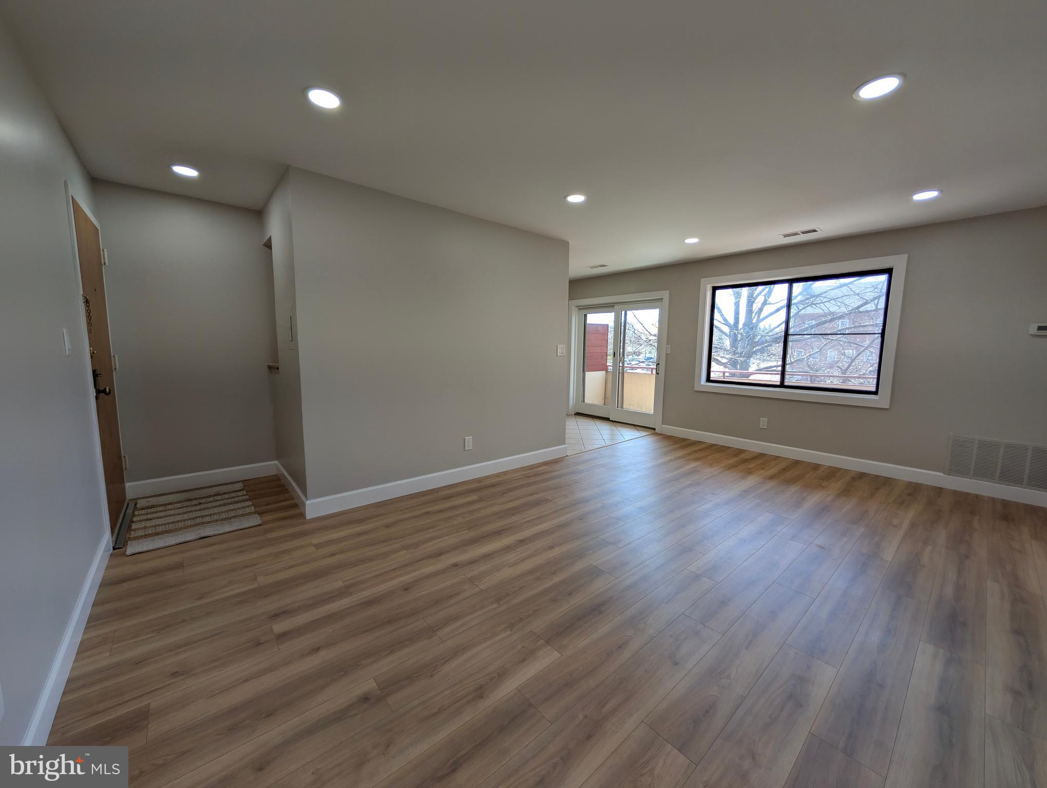 HUNTINGTON WALK - Residential Lease