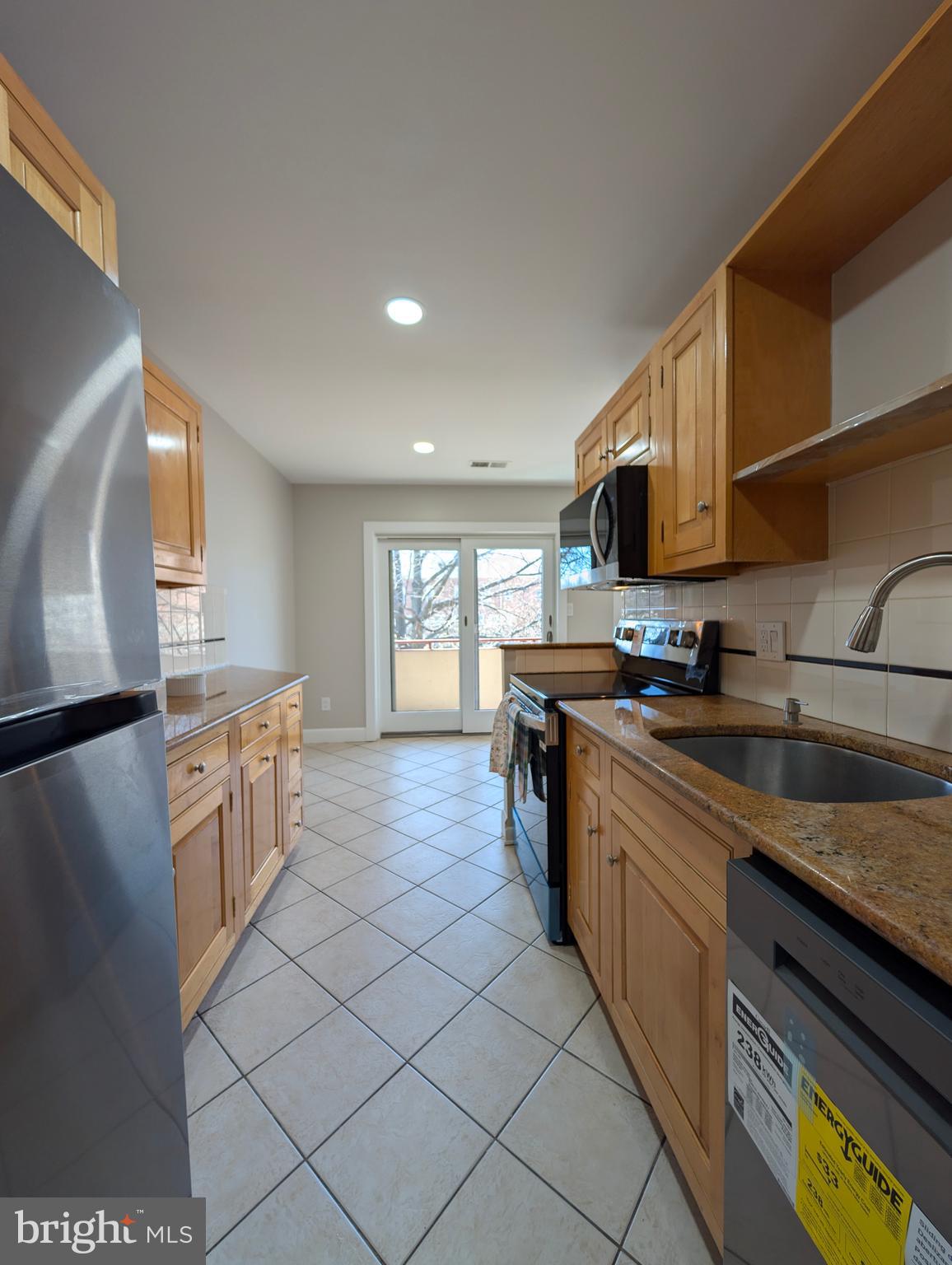 HUNTINGTON WALK - Residential Lease