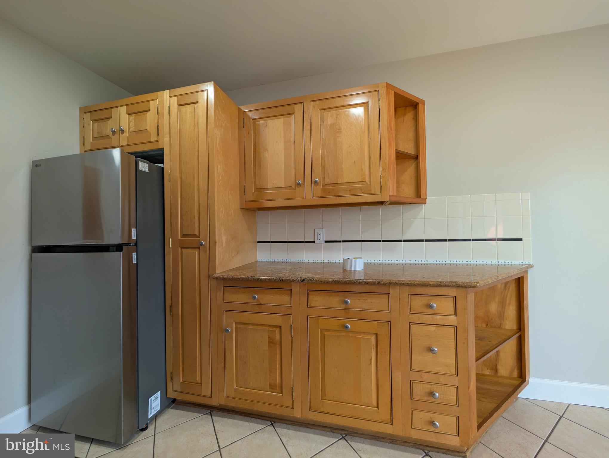 HUNTINGTON WALK - Residential Lease