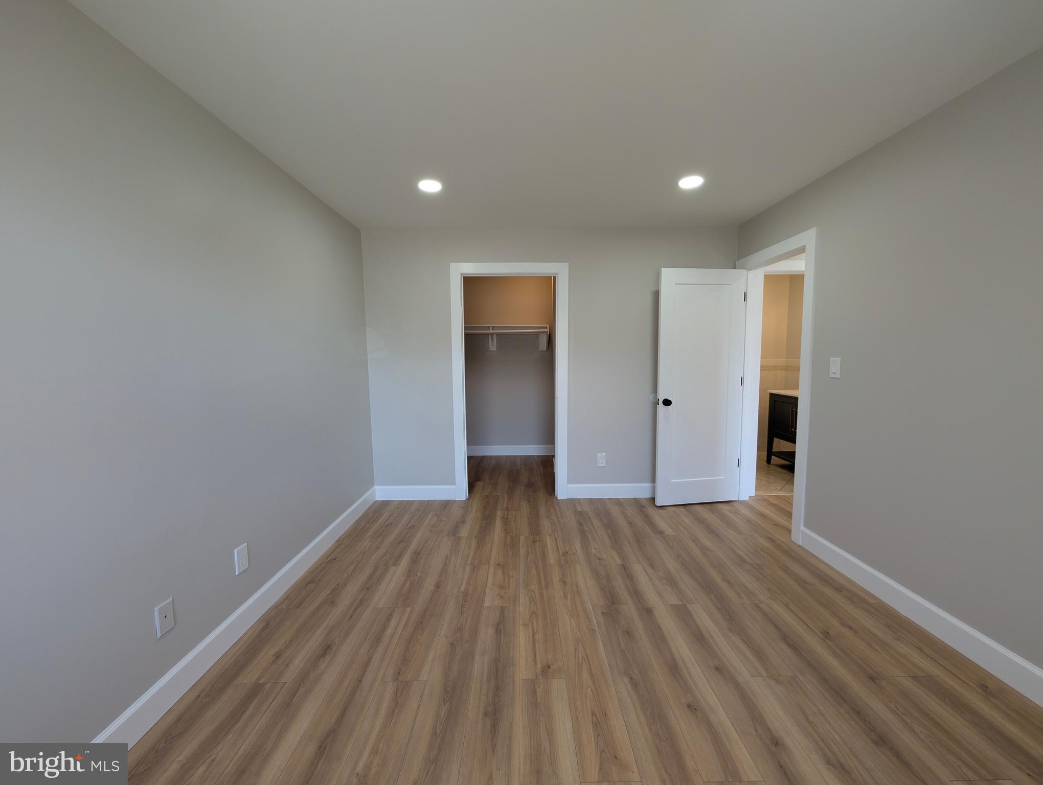 HUNTINGTON WALK - Residential Lease