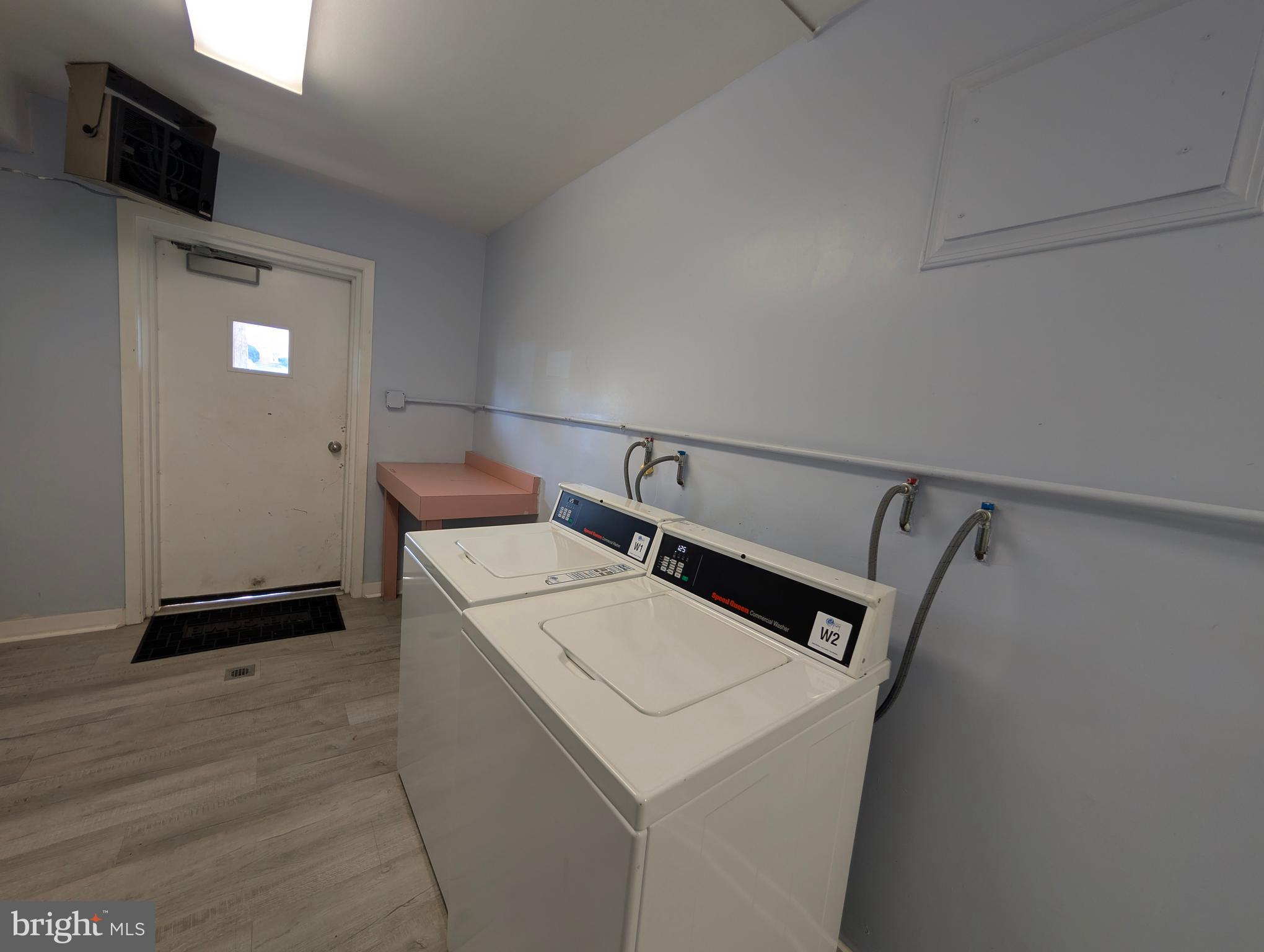 HUNTINGTON WALK - Residential Lease