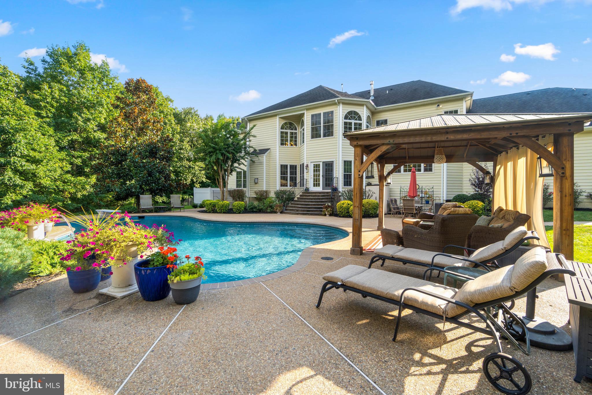 CEDAR CREST - Residential