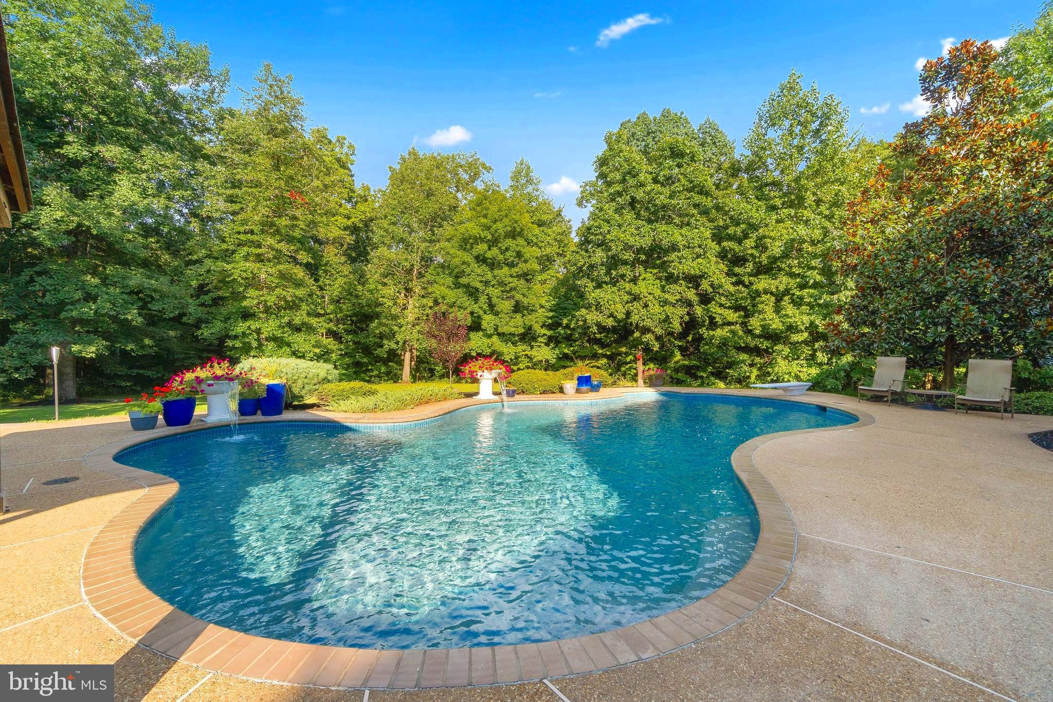 CEDAR CREST - Residential