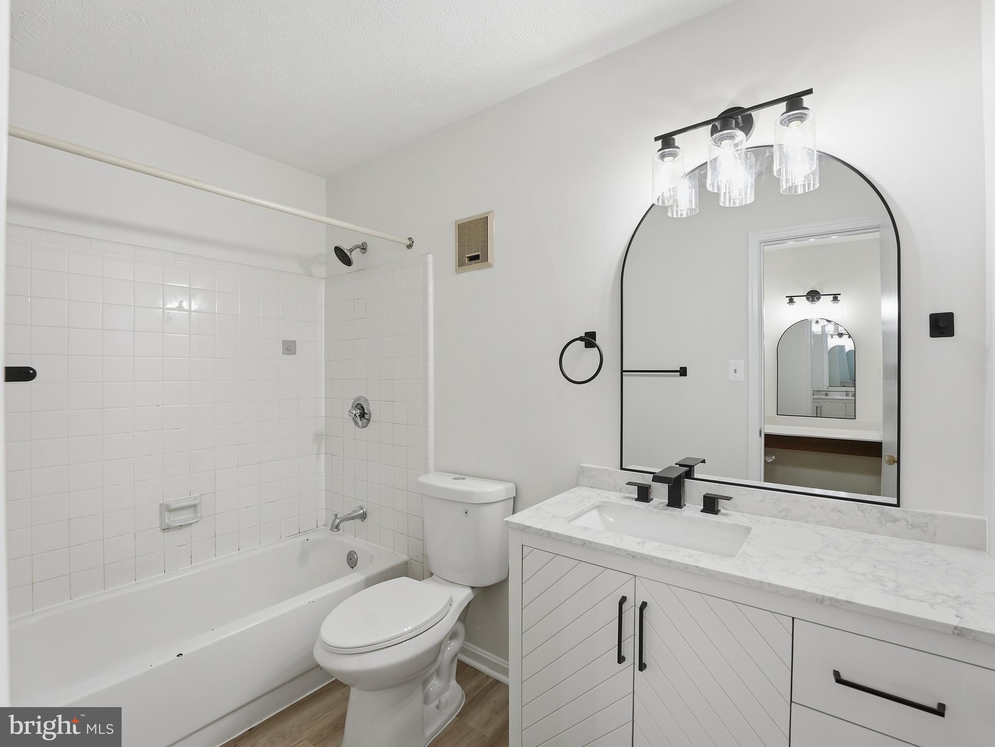 THE OAKTON - Residential