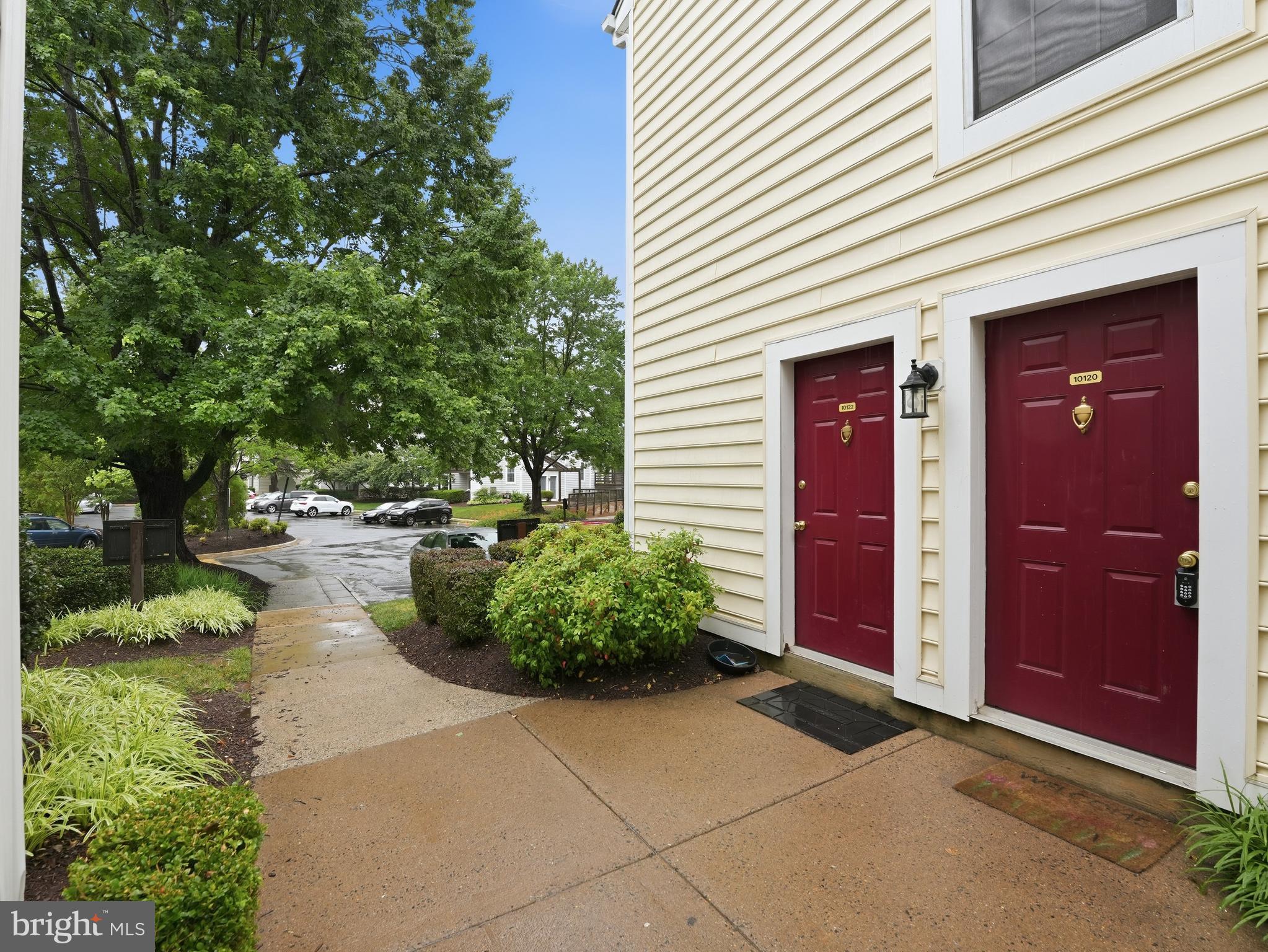 THE OAKTON - Residential