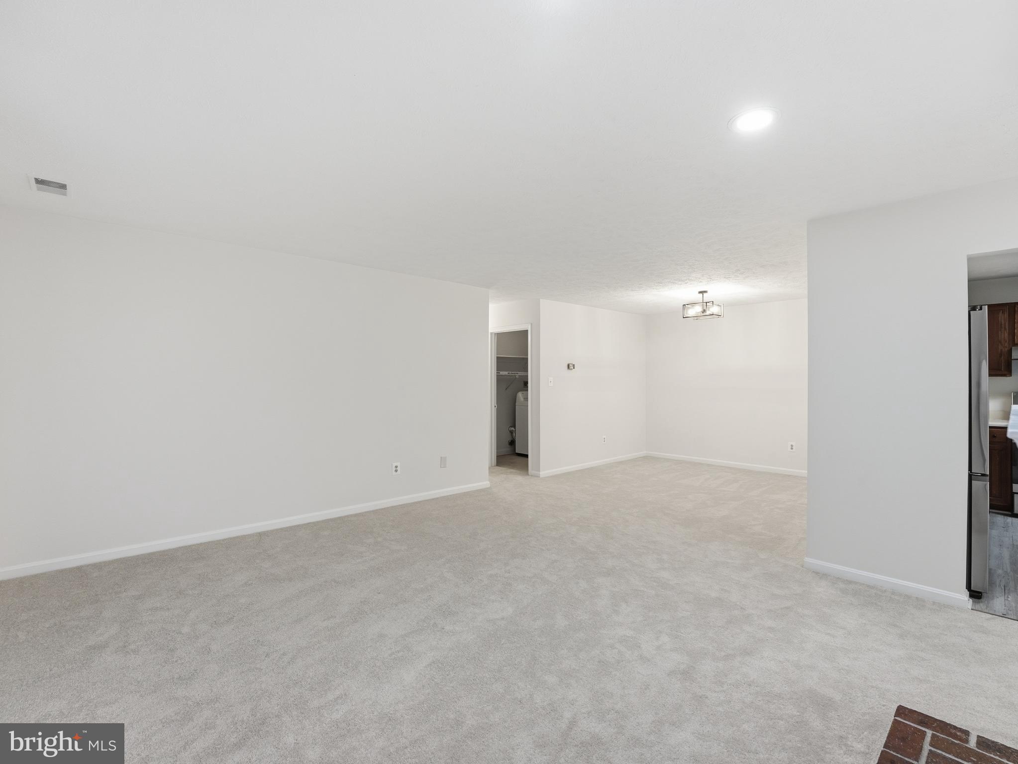 THE OAKTON - Residential