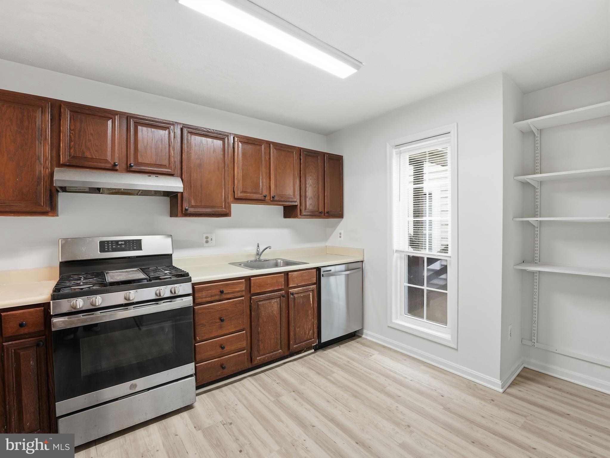 THE OAKTON - Residential