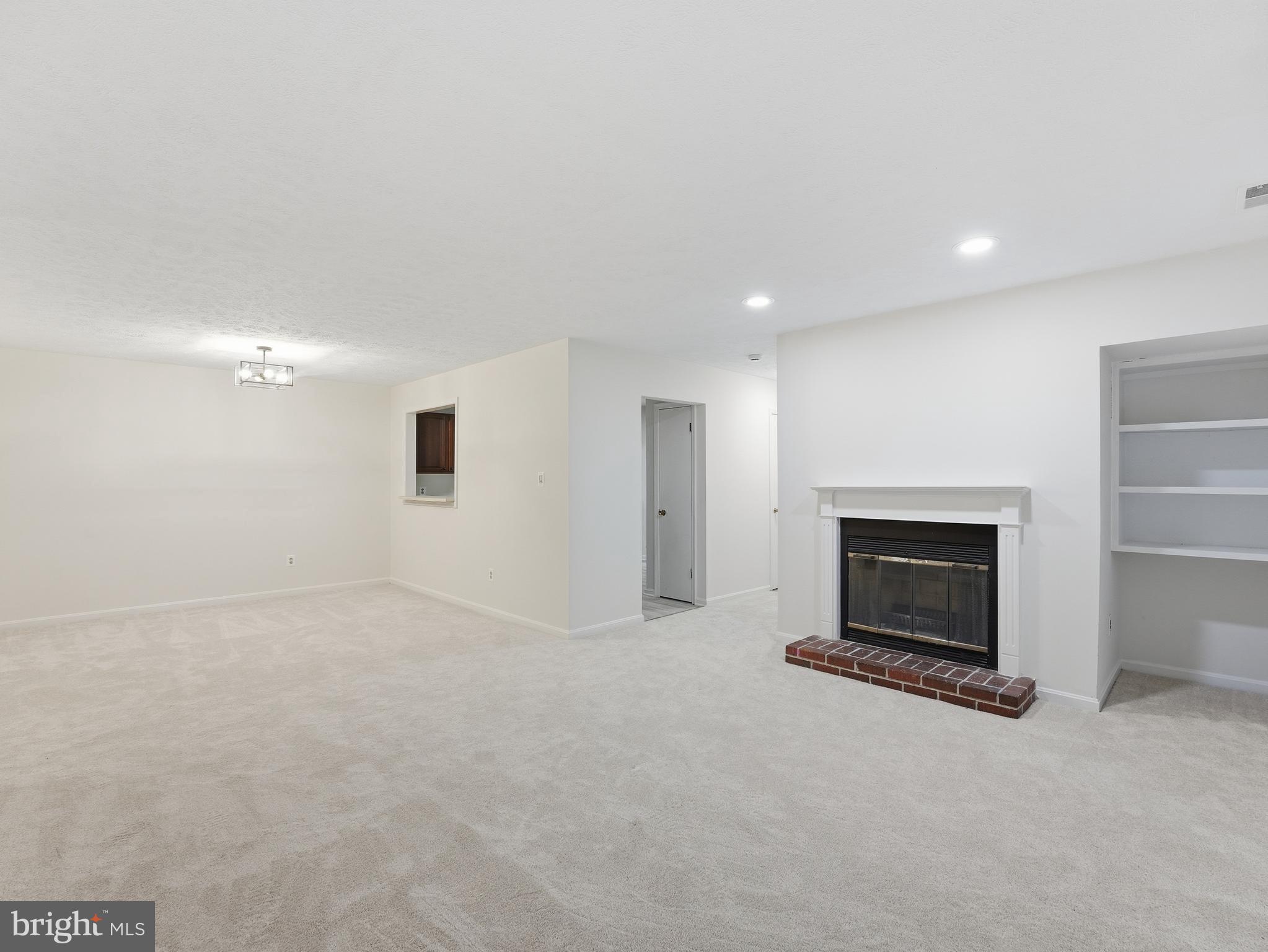 THE OAKTON - Residential