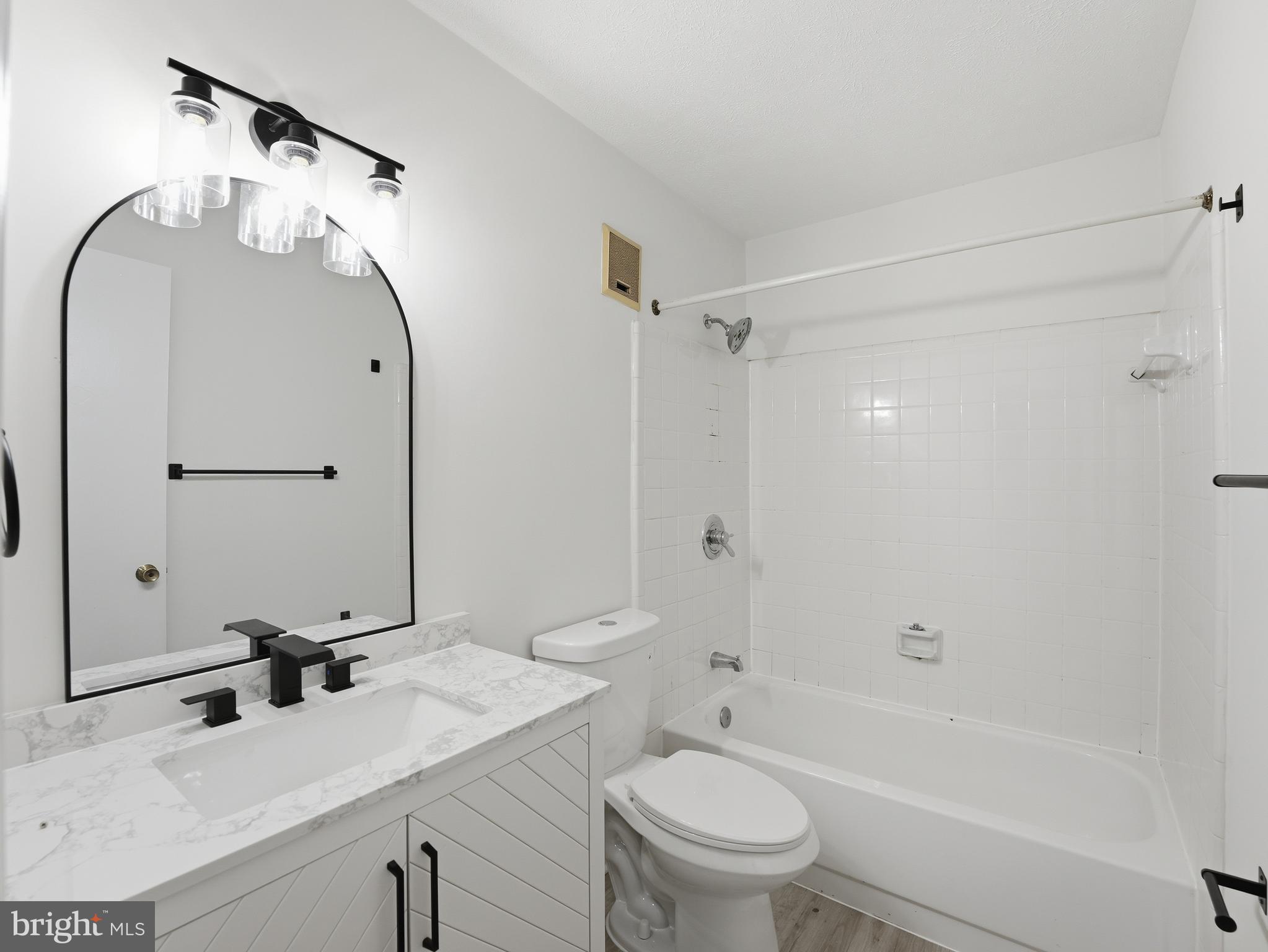 THE OAKTON - Residential