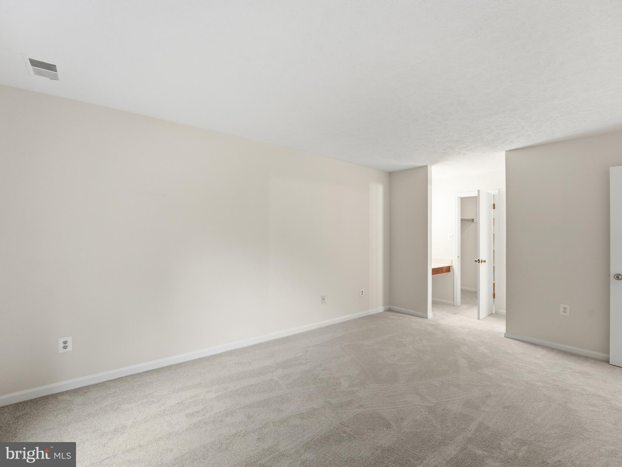 THE OAKTON - Residential