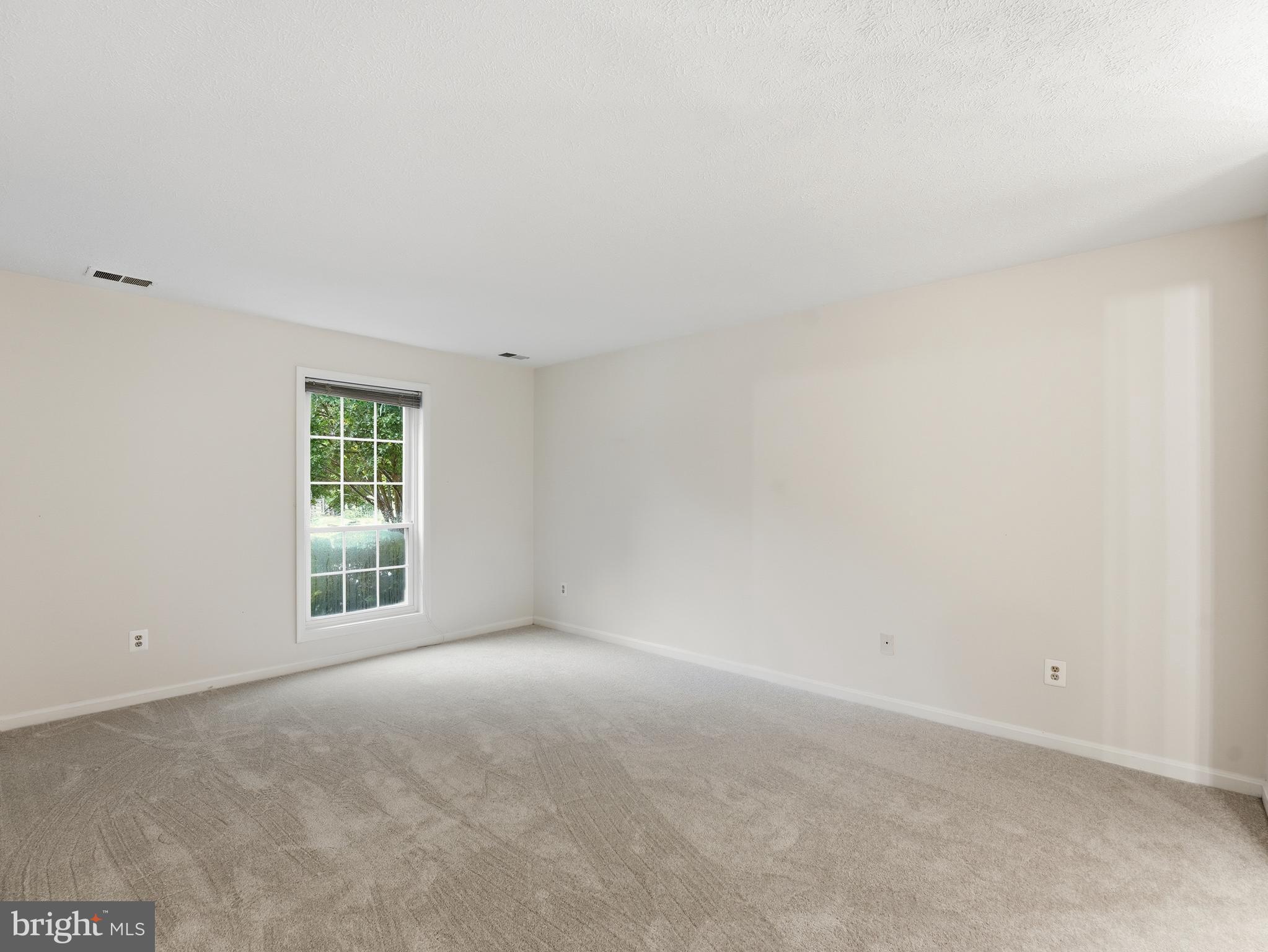 THE OAKTON - Residential