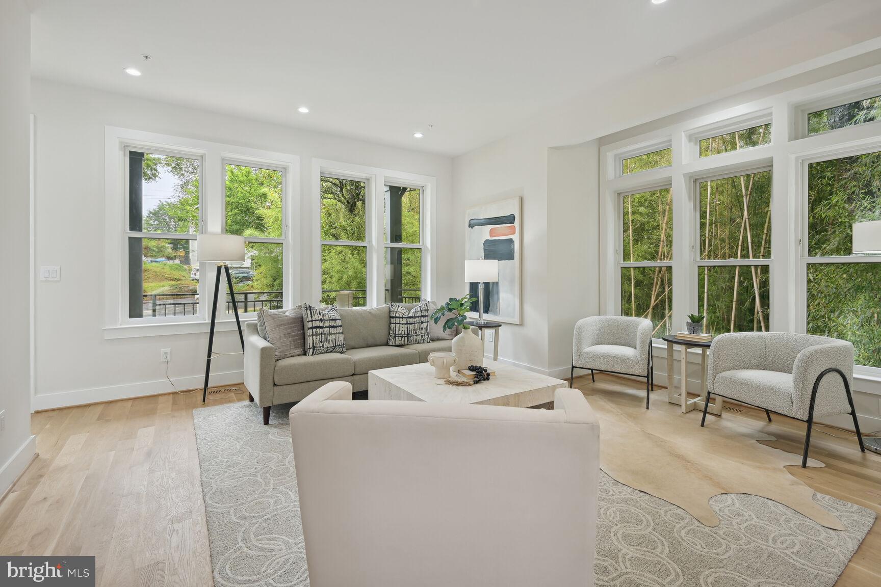 KENSINGTON - Residential