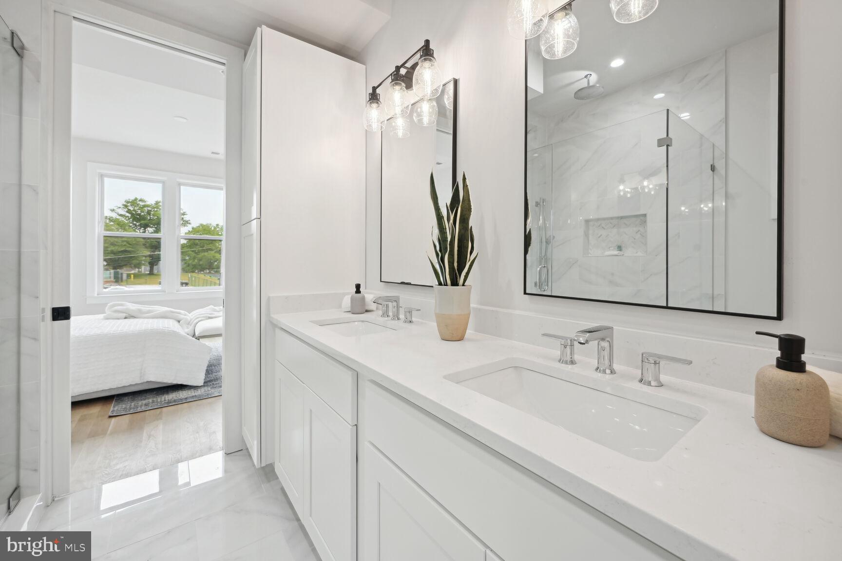 KENSINGTON - Residential