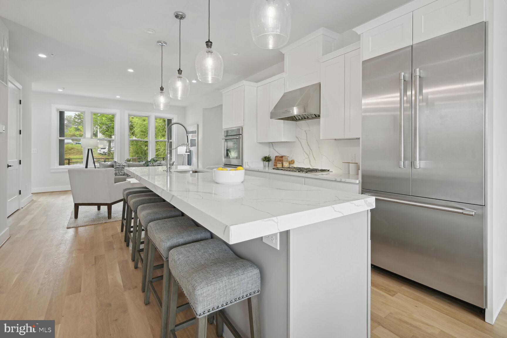KENSINGTON - Residential