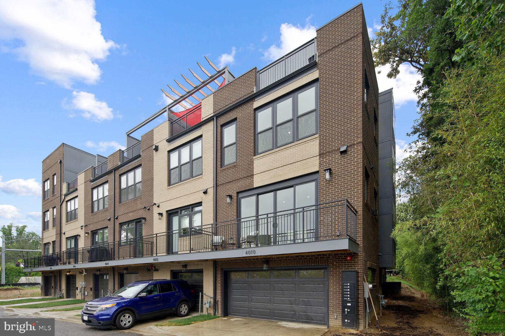 KENSINGTON - Residential