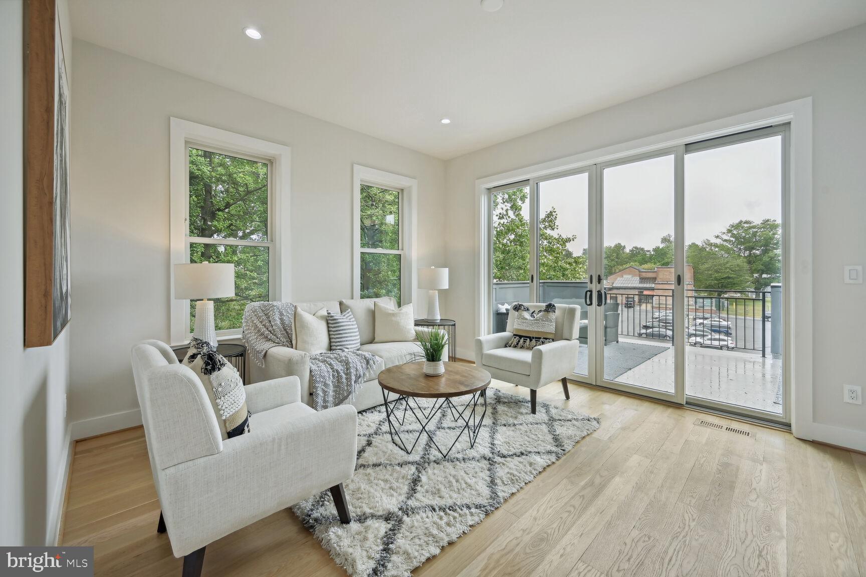 KENSINGTON - Residential