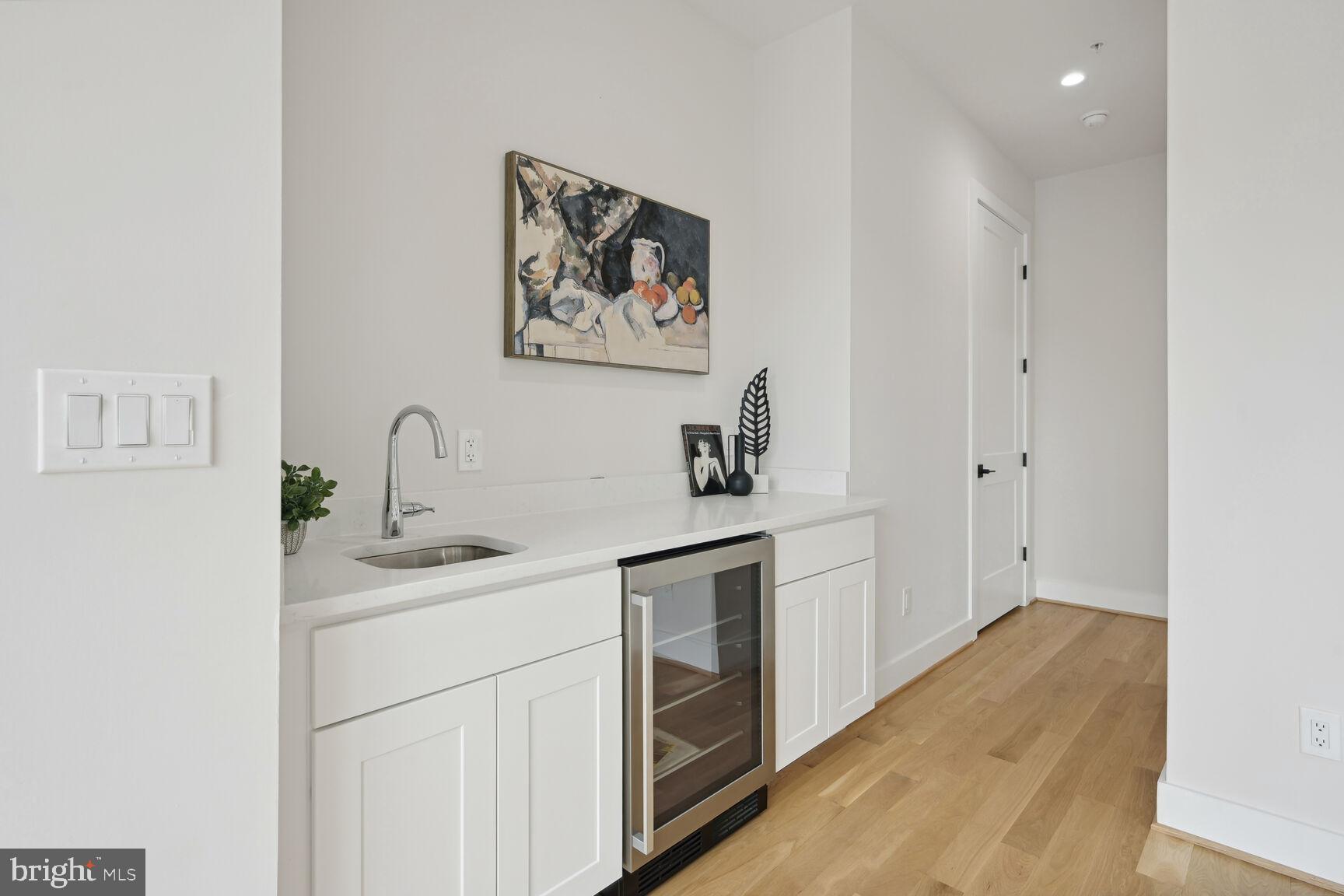 KENSINGTON - Residential