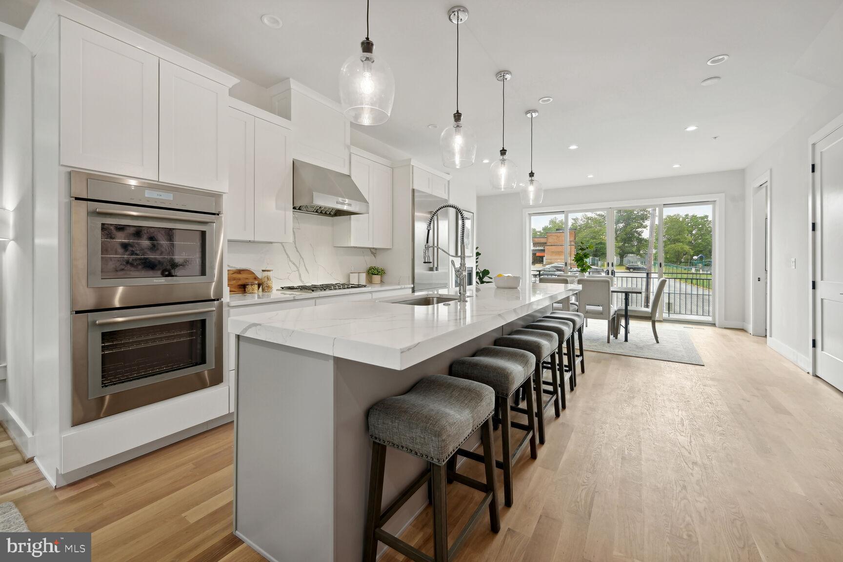 KENSINGTON - Residential