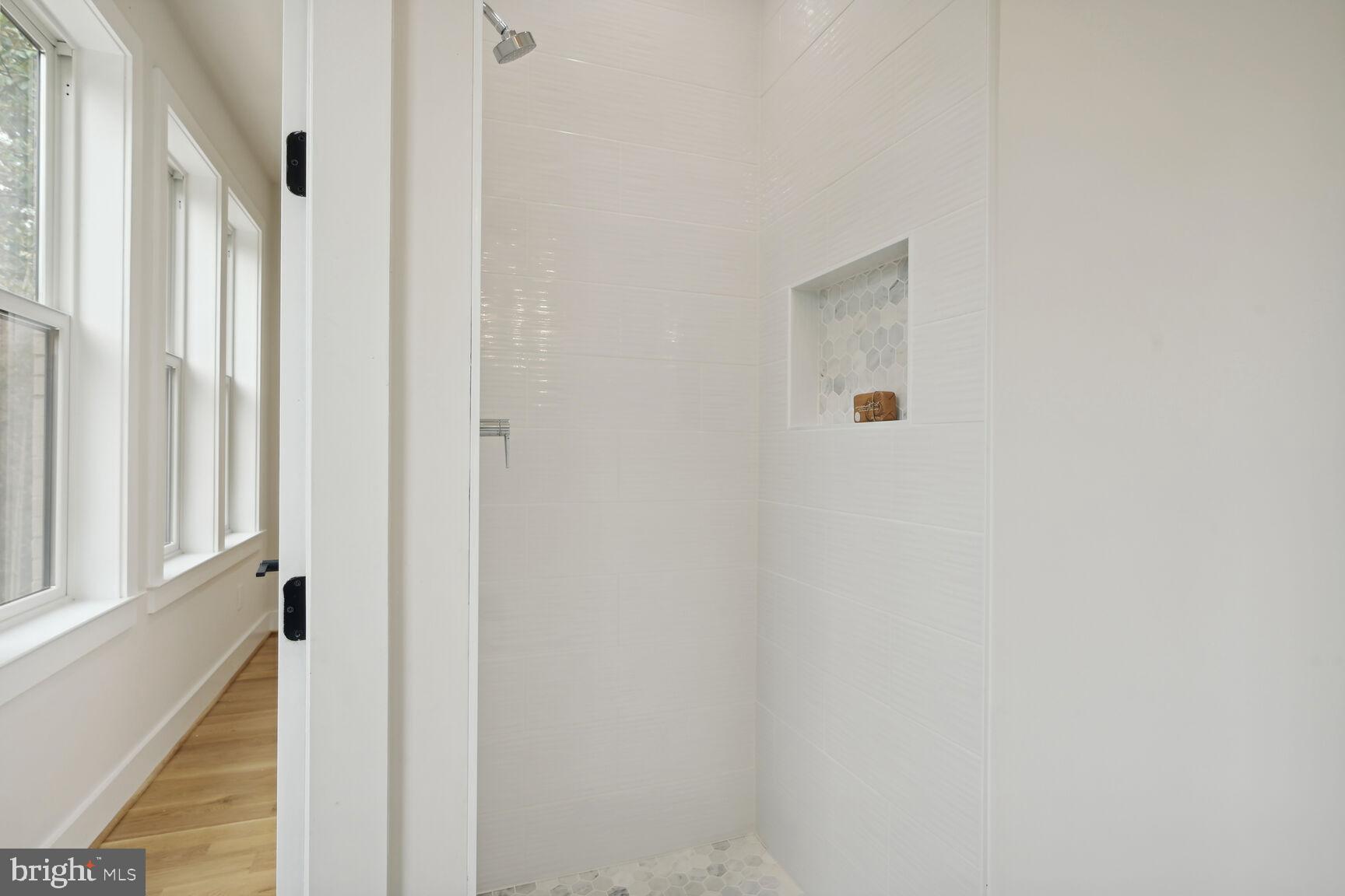 KENSINGTON - Residential