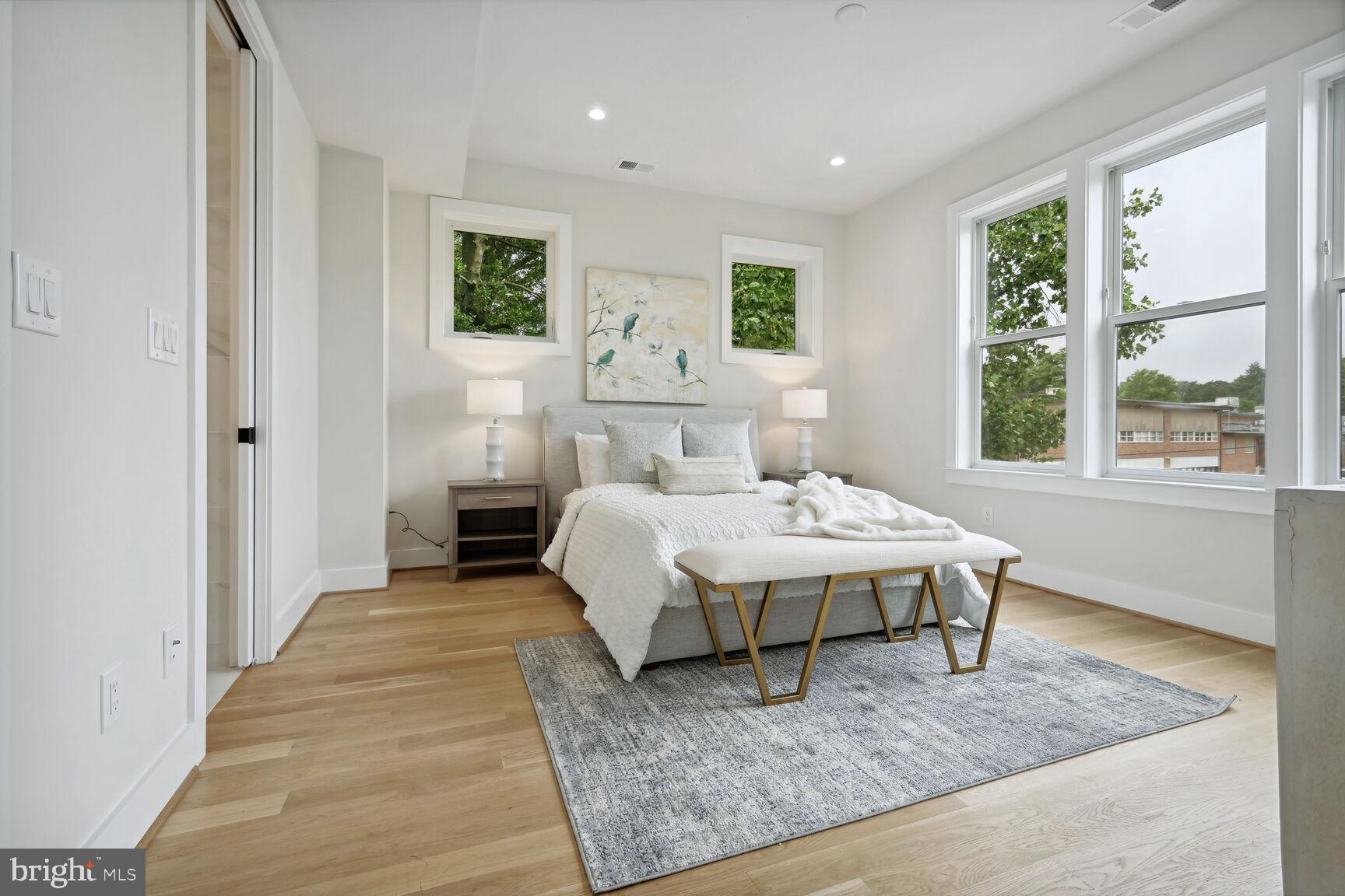 KENSINGTON - Residential