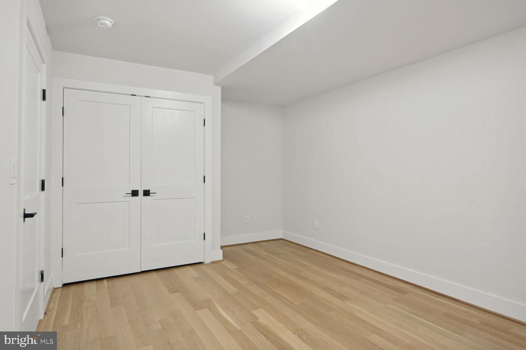 KENSINGTON - Residential