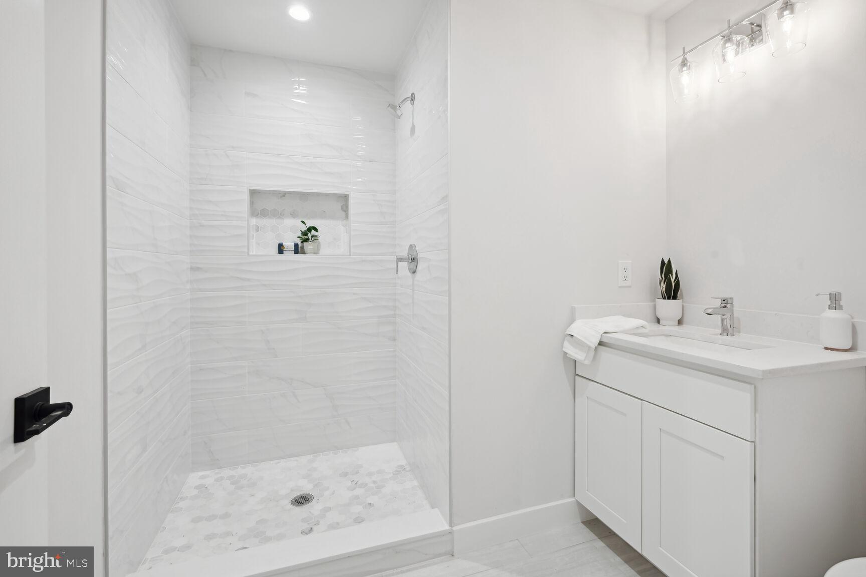 KENSINGTON - Residential