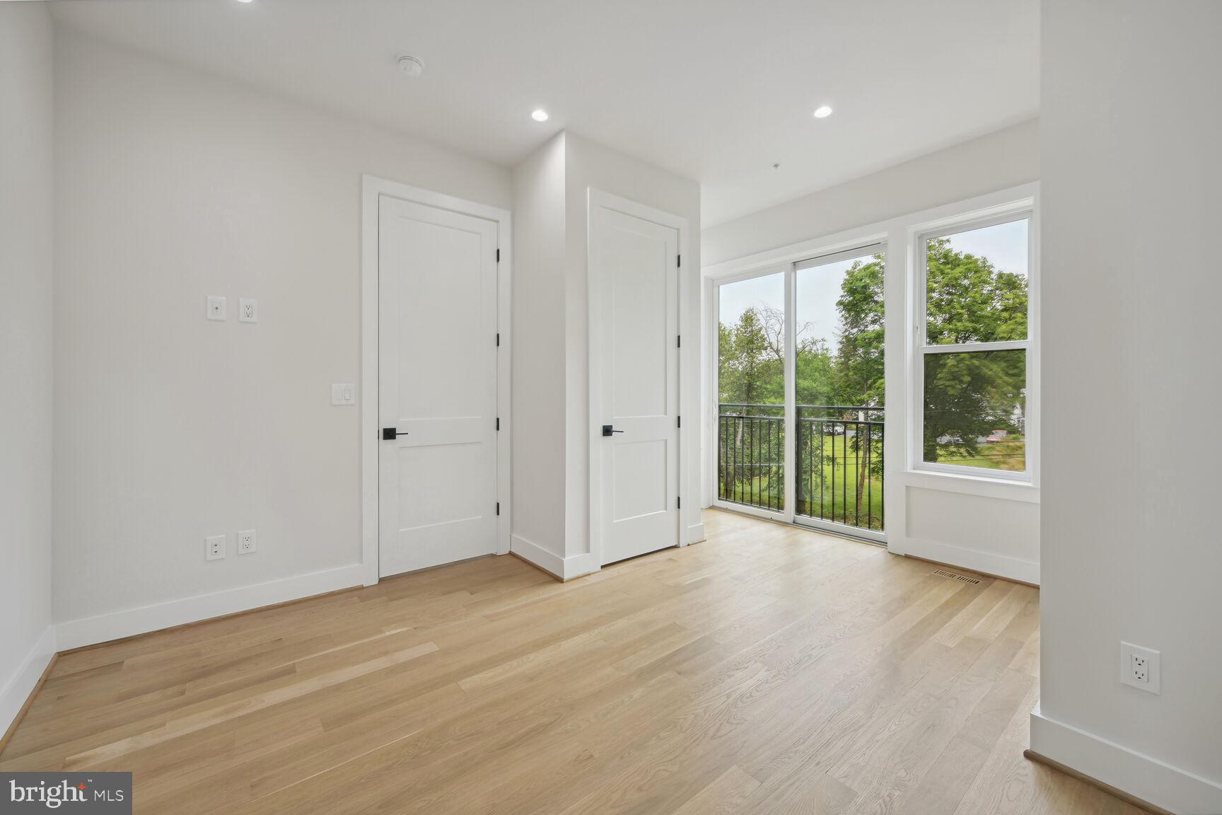KENSINGTON - Residential