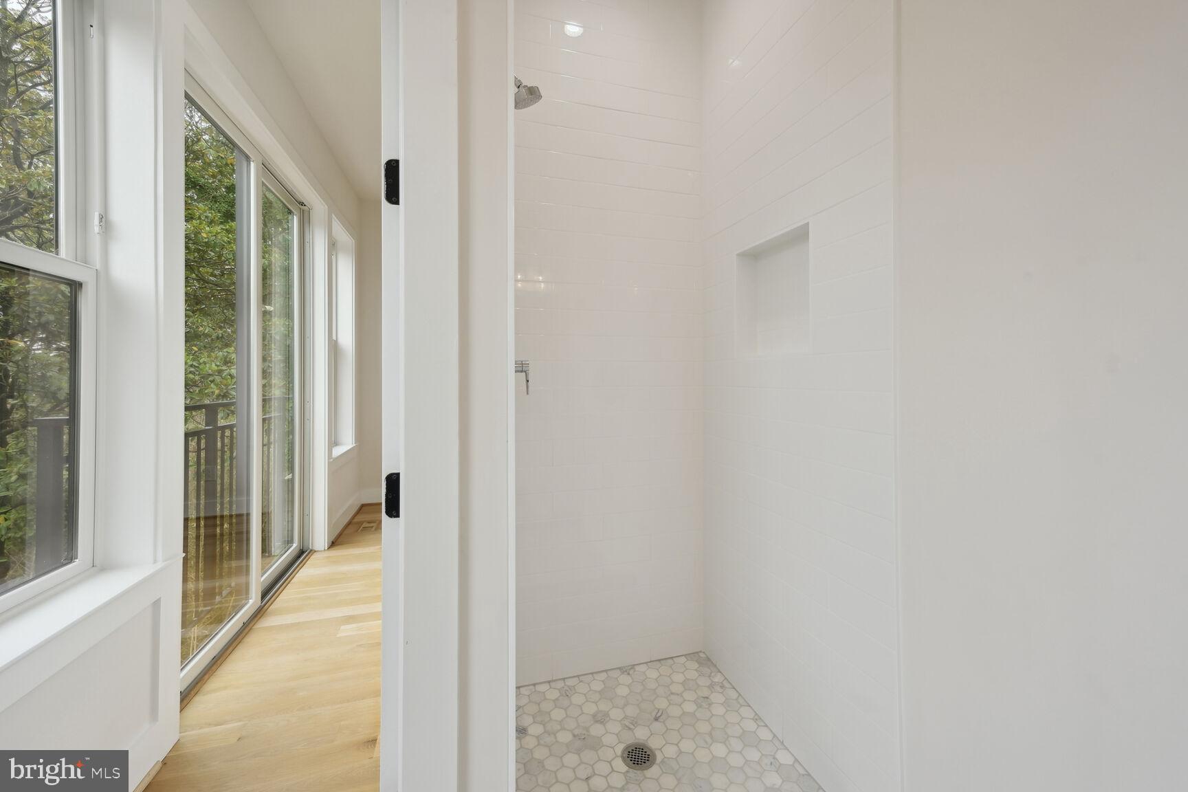 KENSINGTON - Residential