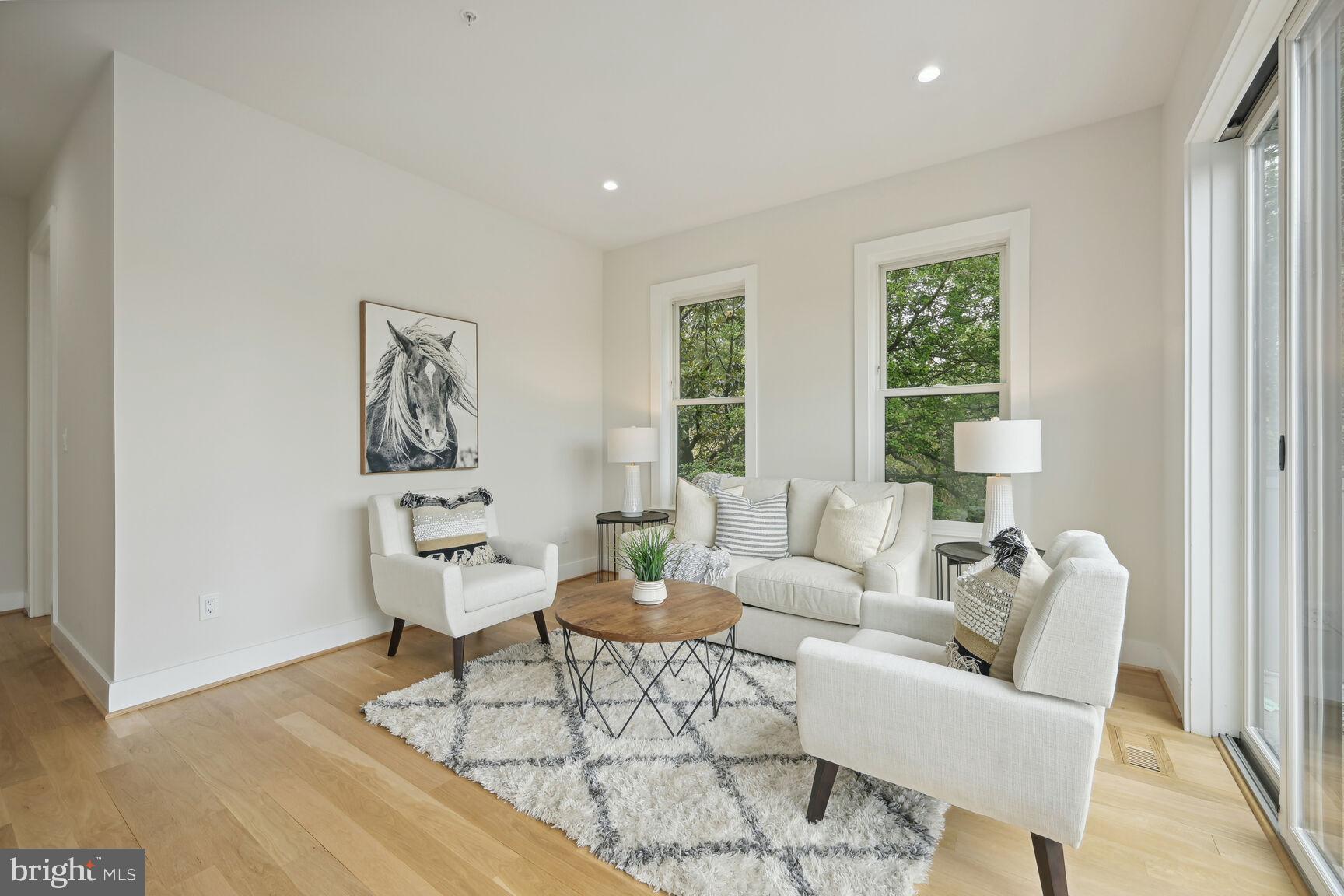 KENSINGTON - Residential