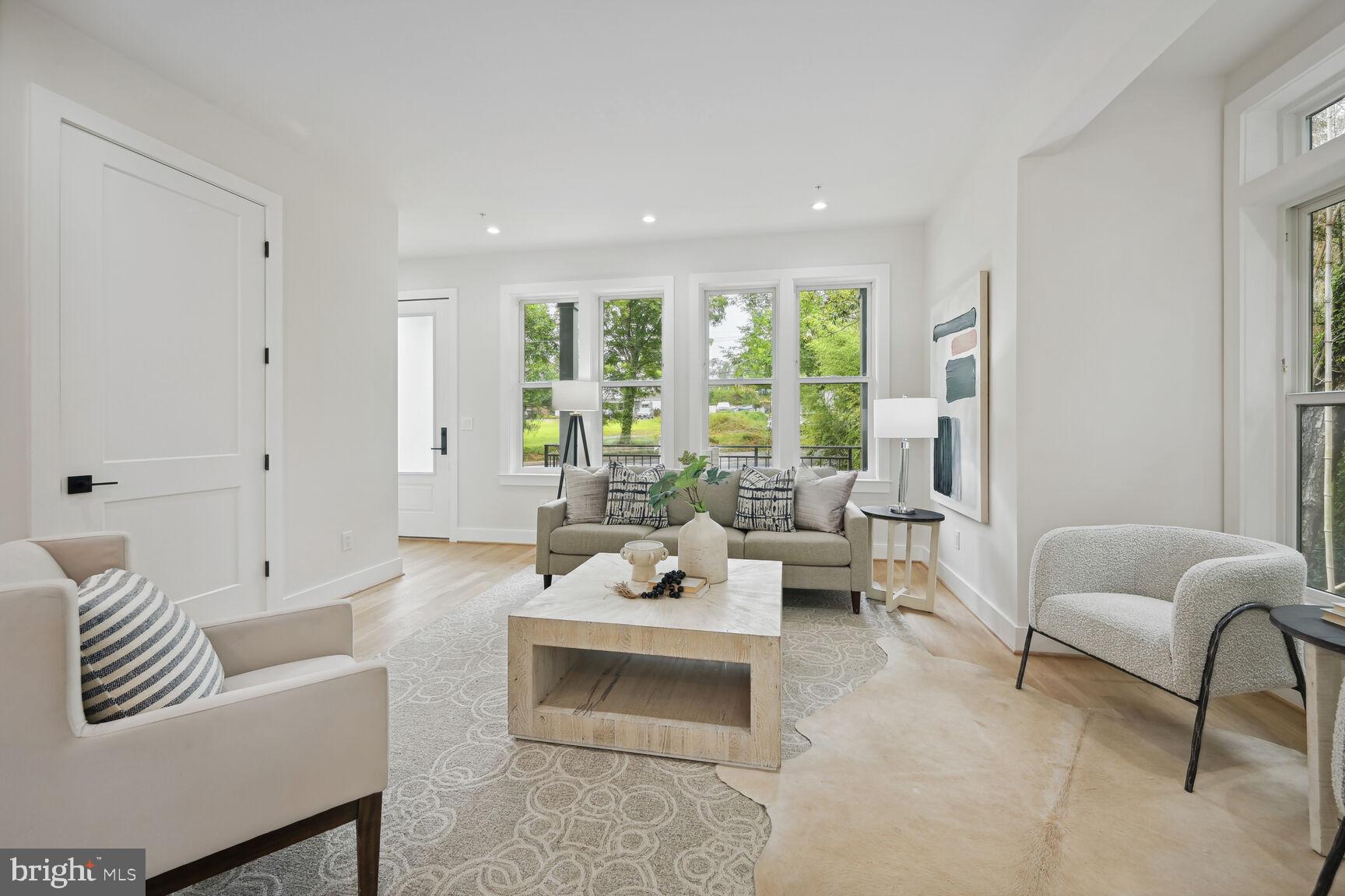 KENSINGTON - Residential