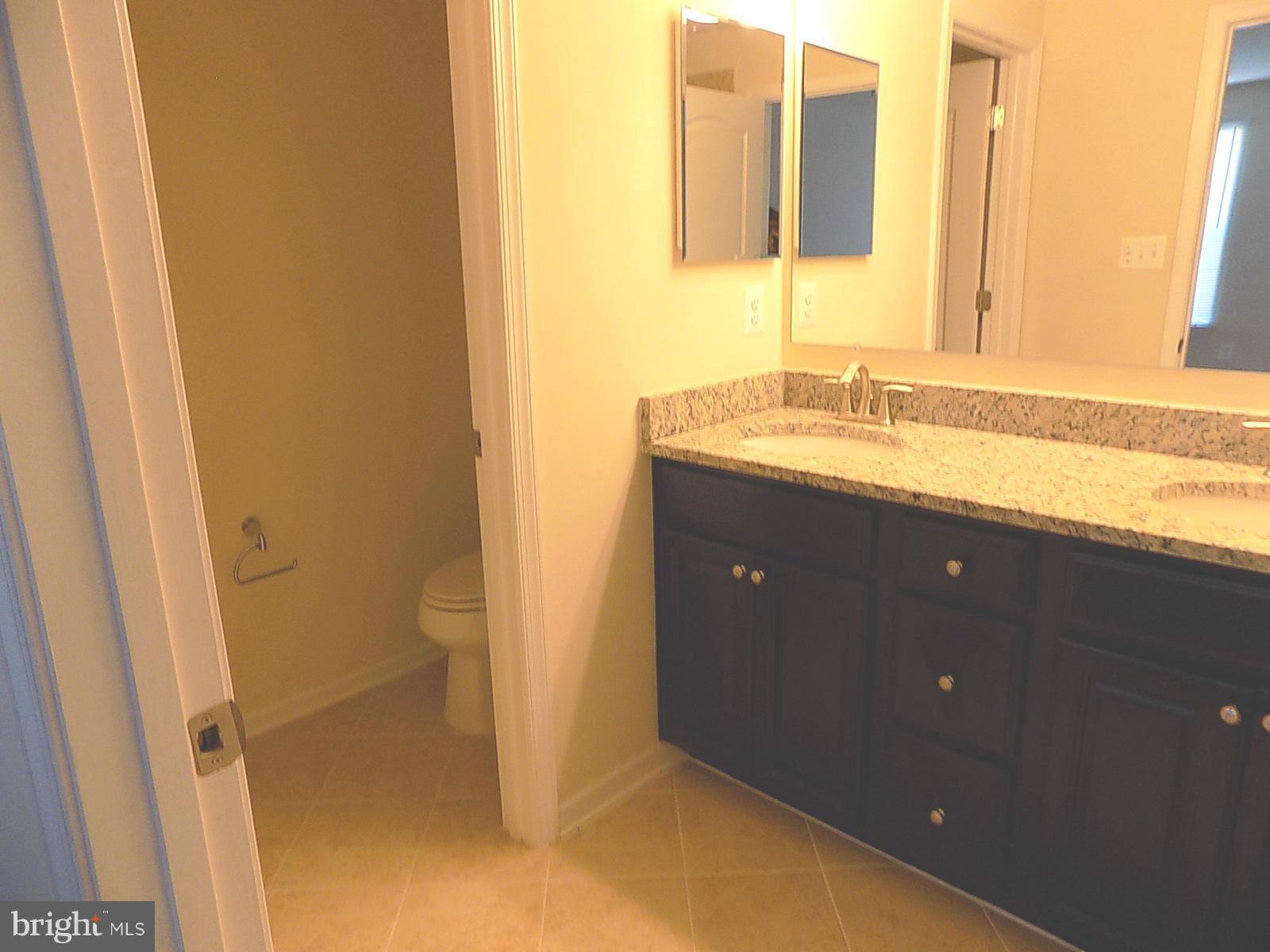 OXFORD SQUARE - Residential Lease