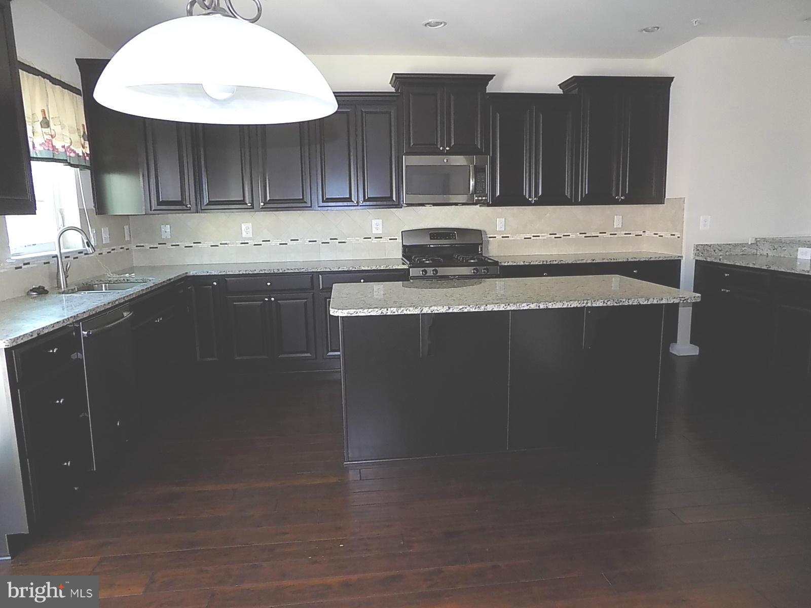 OXFORD SQUARE - Residential Lease