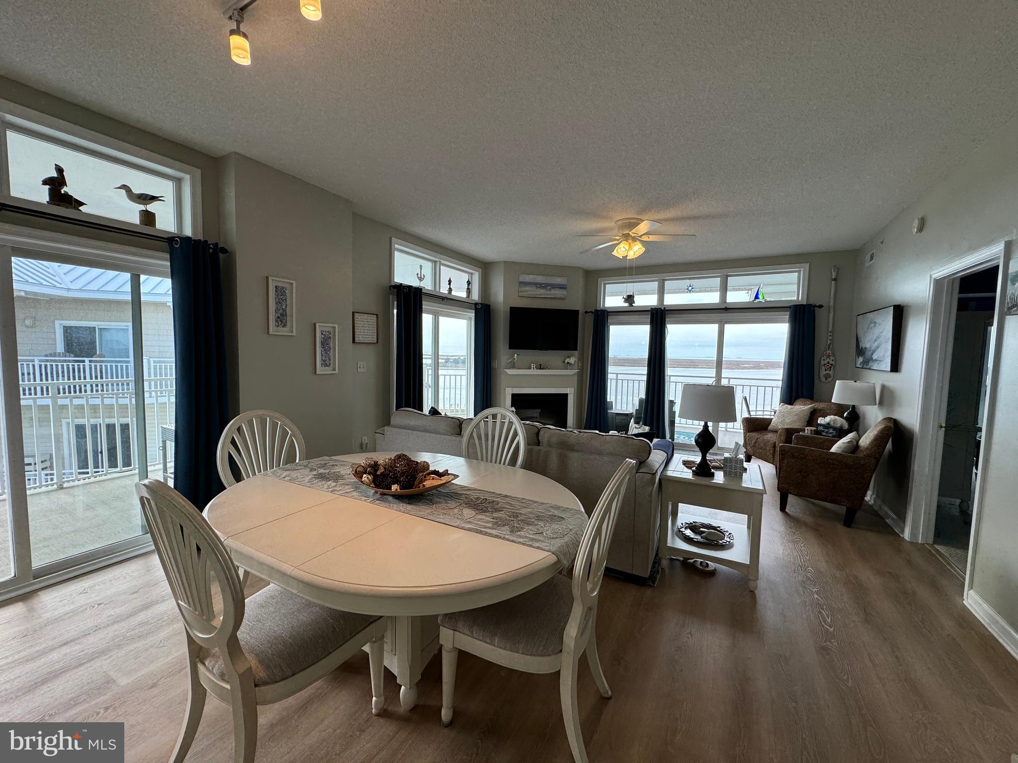 HARBOUR LIGHT CONDOS - Residential