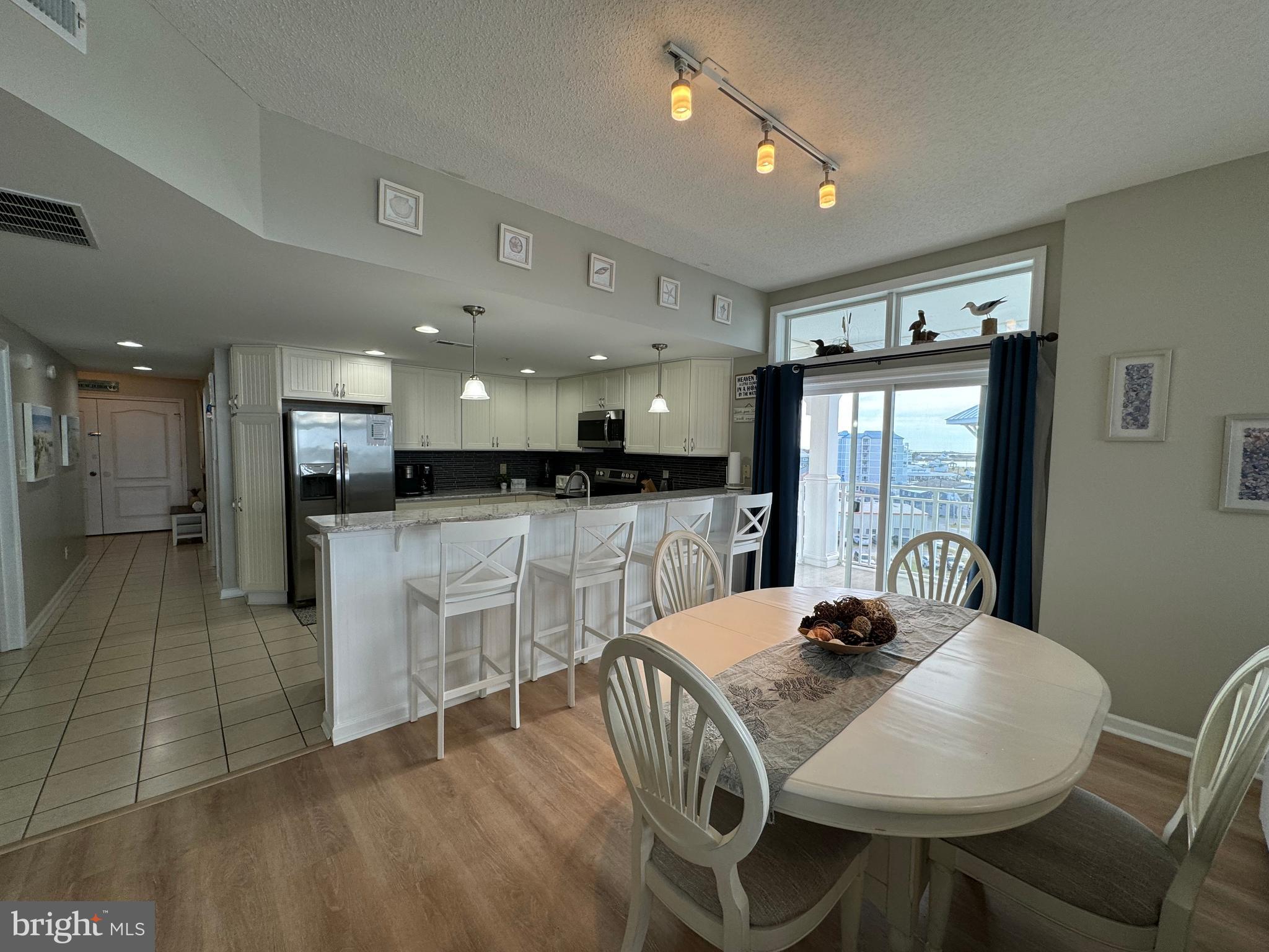 HARBOUR LIGHT CONDOS - Residential