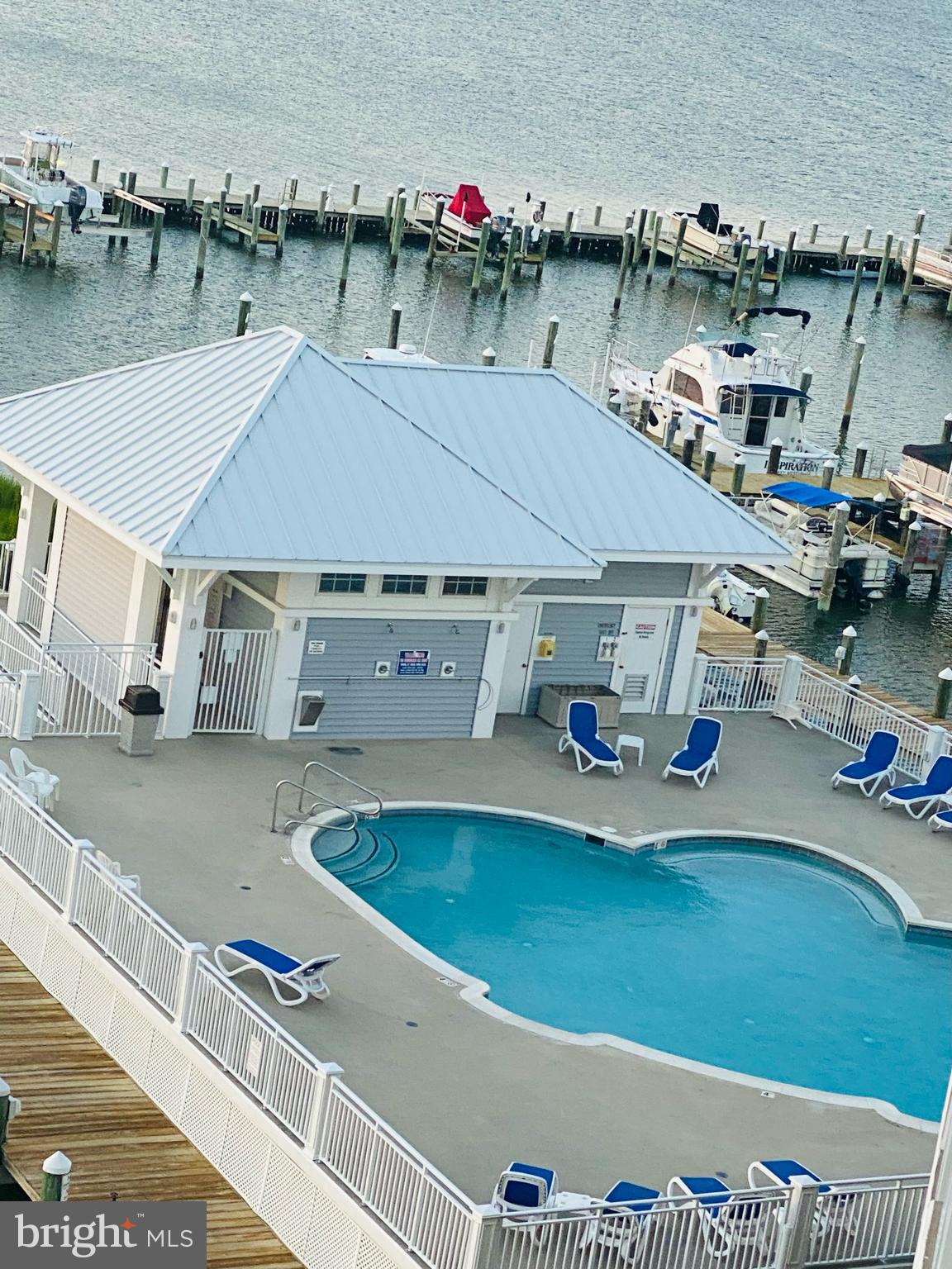 HARBOUR LIGHT CONDOS - Residential