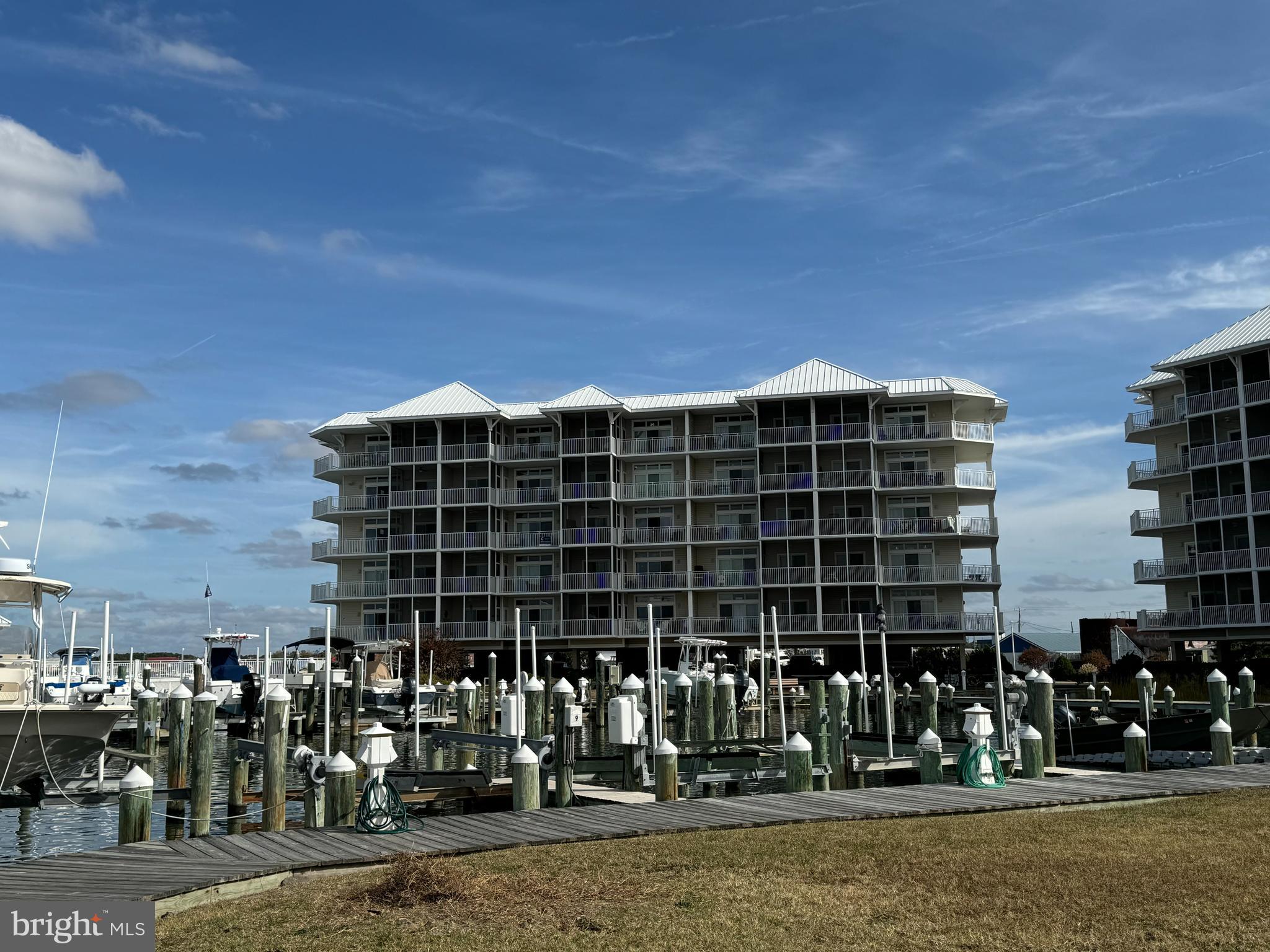 HARBOUR LIGHT CONDOS - Residential