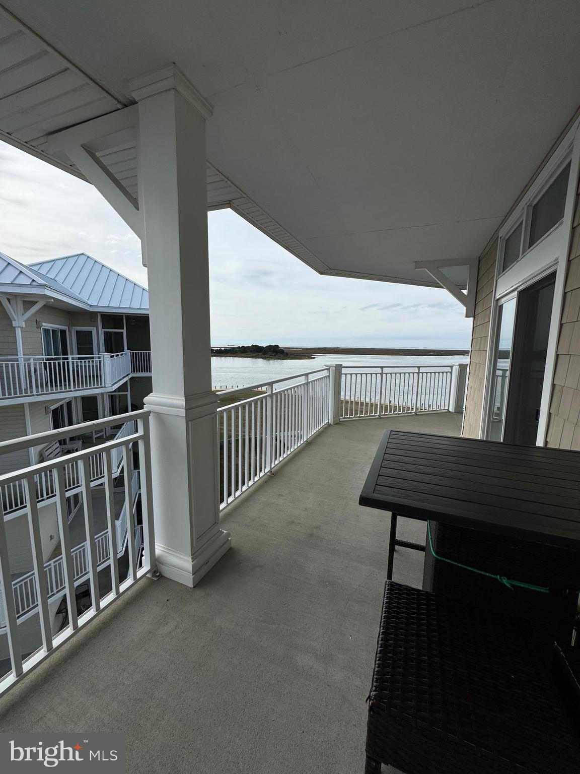 HARBOUR LIGHT CONDOS - Residential