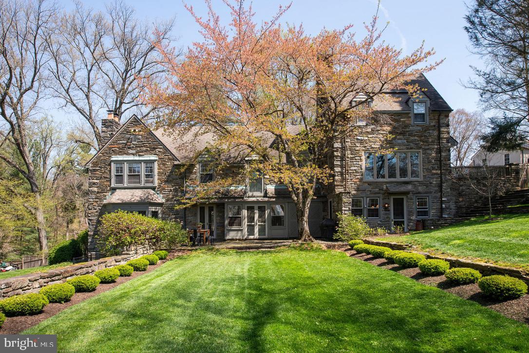 CHESTNUT HILL - Residential