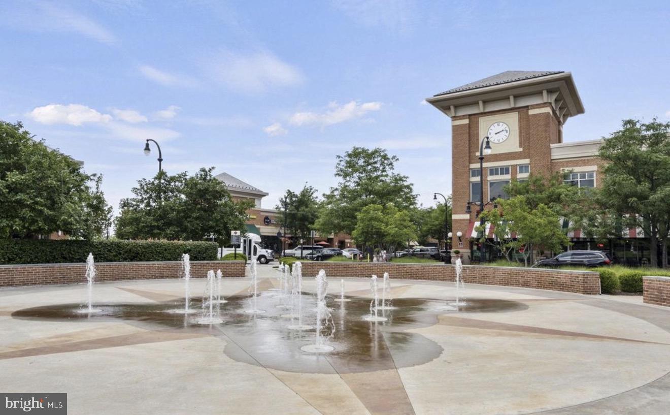LANSDOWNE TOWN CENTER - Residential