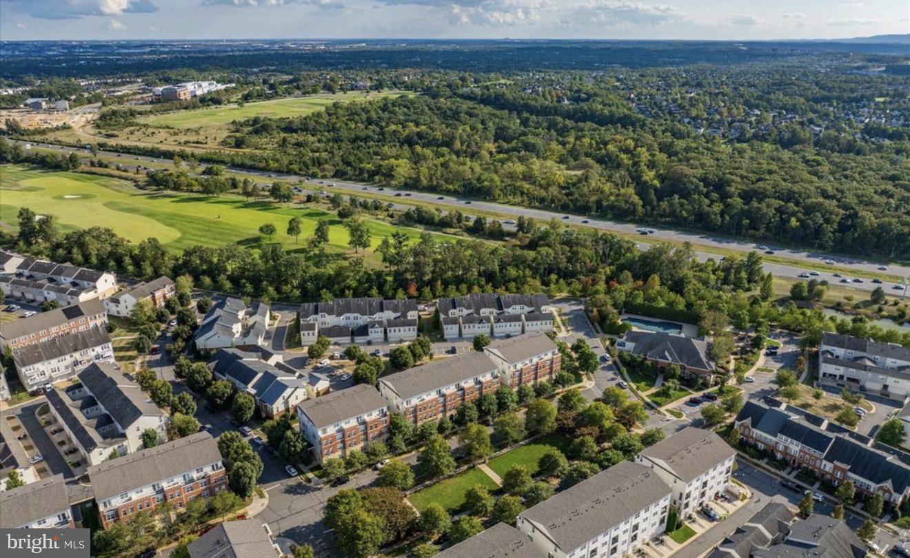 LANSDOWNE TOWN CENTER - Residential