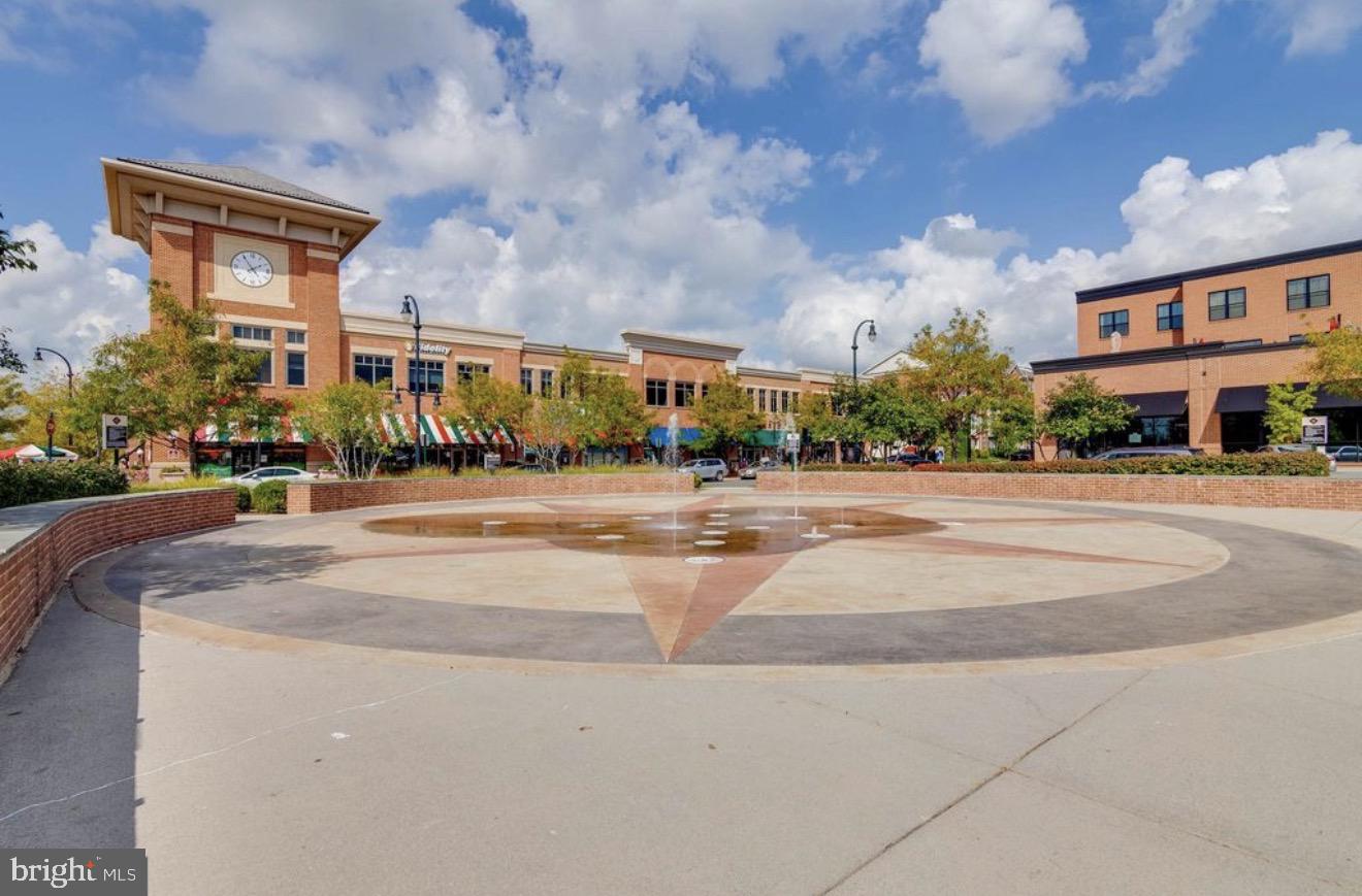 LANSDOWNE TOWN CENTER - Residential